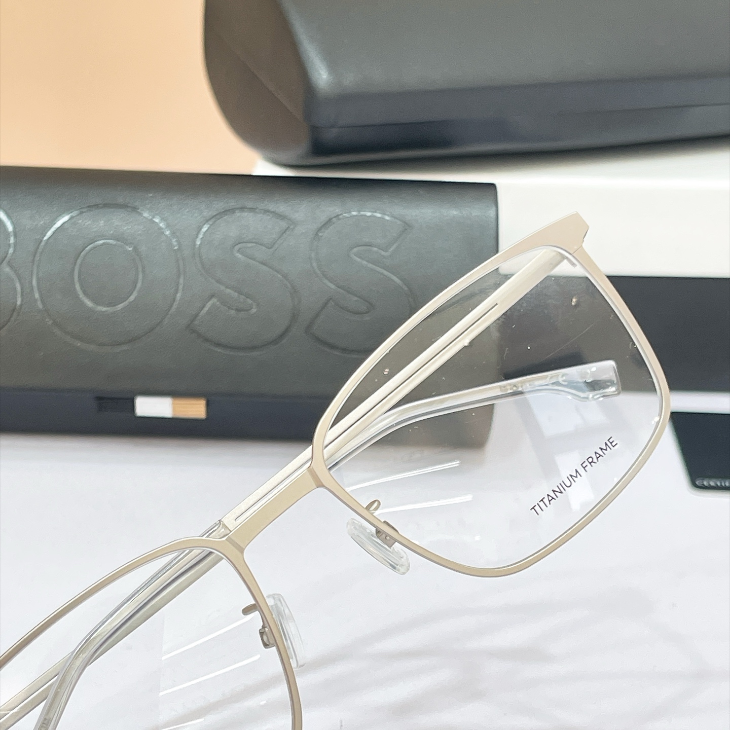 BOSS✨✨✨MODEL: Boss 1823✨✨✨SIZE：55口19-145✨✨✨钛～～原装货品～～