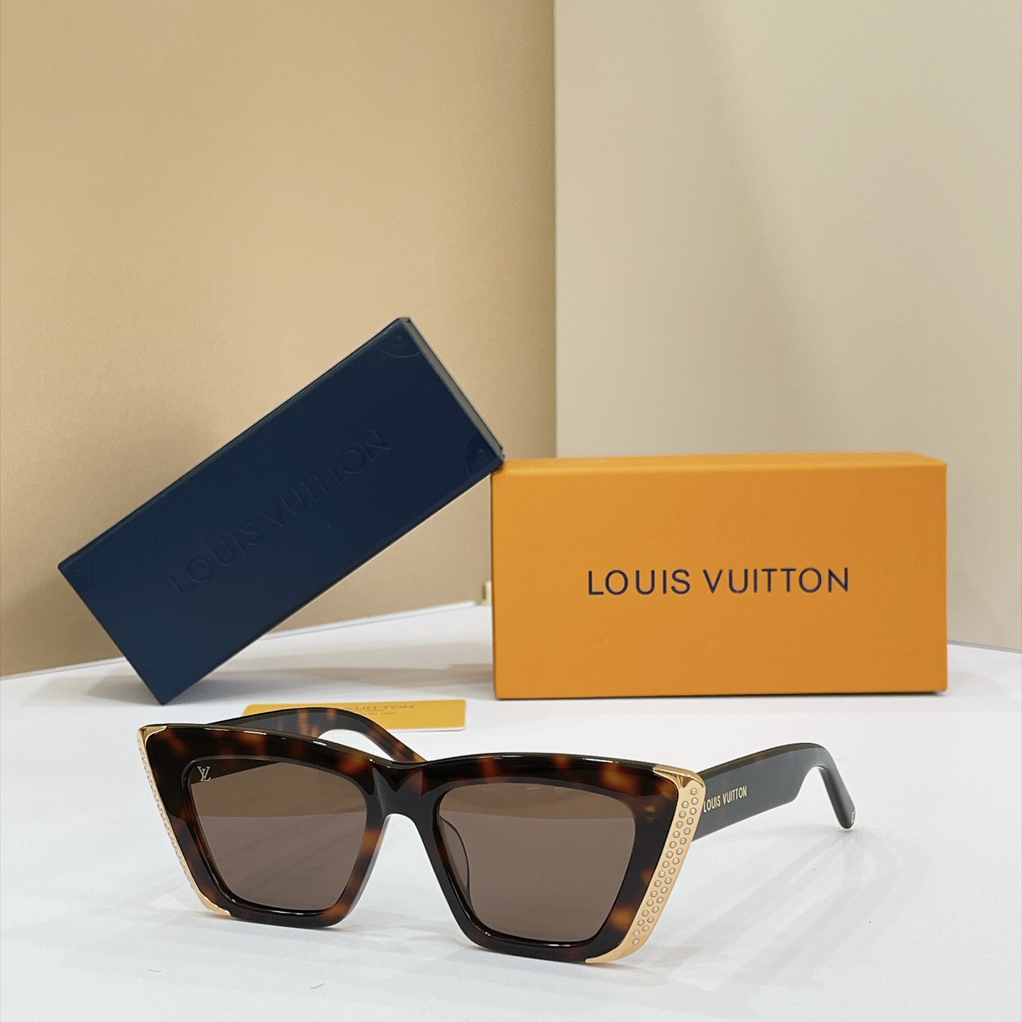 LOUIS VUITTO*✨✨✨MODEL：Z1655E✨✨✨ SIZE：53口17-148✨✨✨