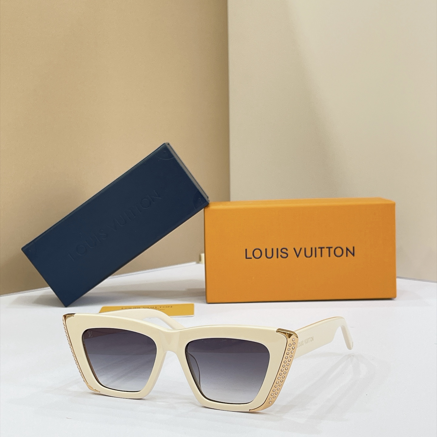 LOUIS VUITTO*✨✨✨MODEL：Z1655E✨✨✨ SIZE：53口17-148✨✨✨