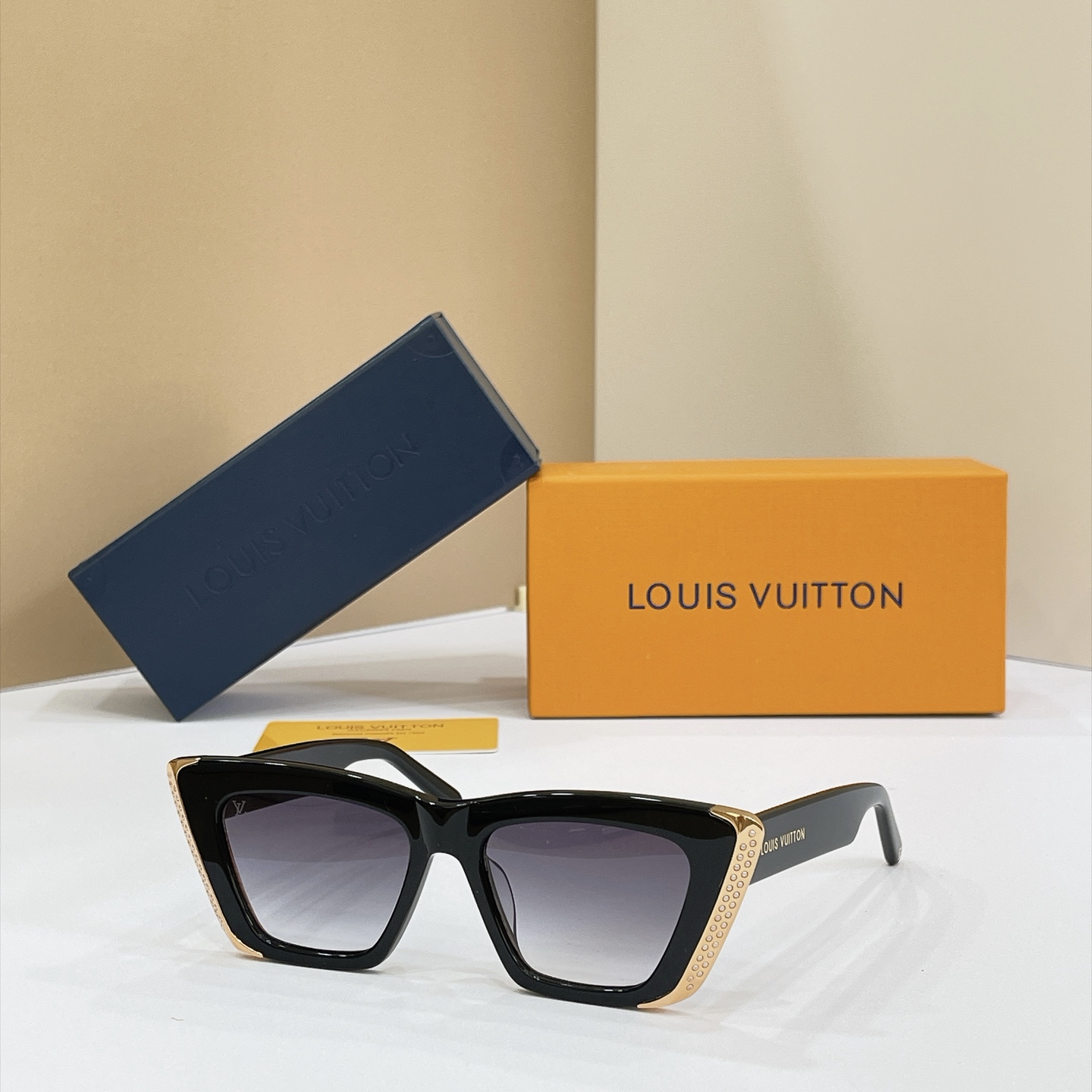 LOUIS VUITTO*✨✨✨MODEL：Z1655E✨✨✨ SIZE：53口17-148✨✨✨