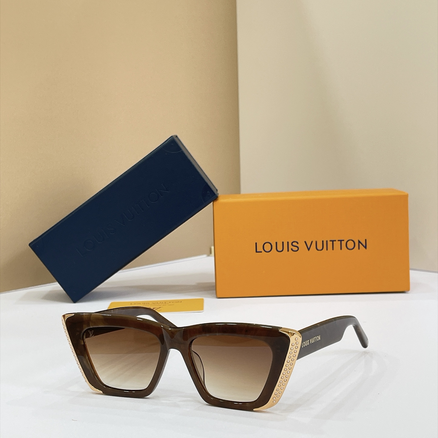 LOUIS VUITTO*✨✨✨MODEL：Z1655E✨✨✨ SIZE：53口17-148✨✨✨