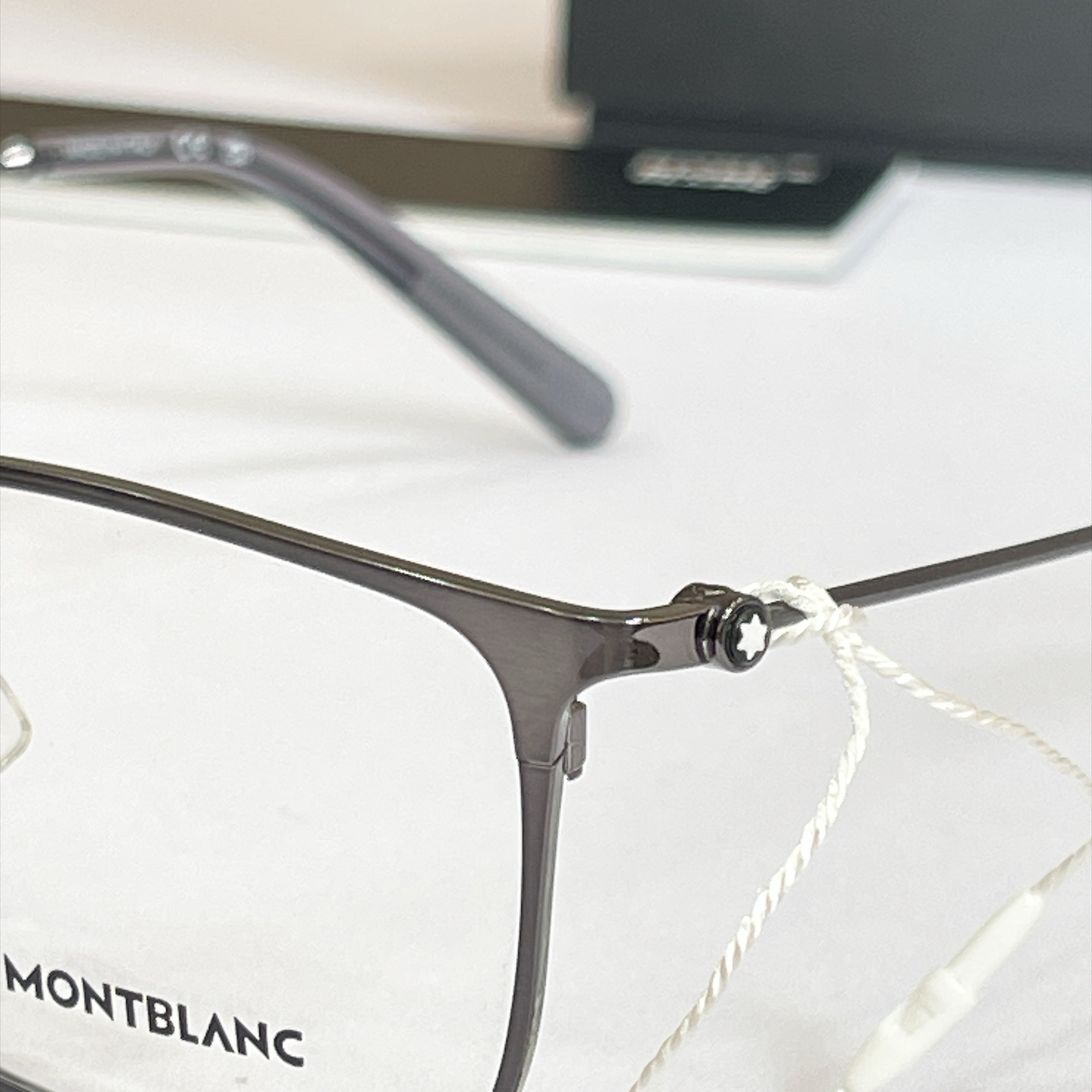 MONT BLAN*🍂🍂🍂MODEL:MB0464O🍂🍂🍂SIZE: 57口17-150🍂🍂🍂钛～～
