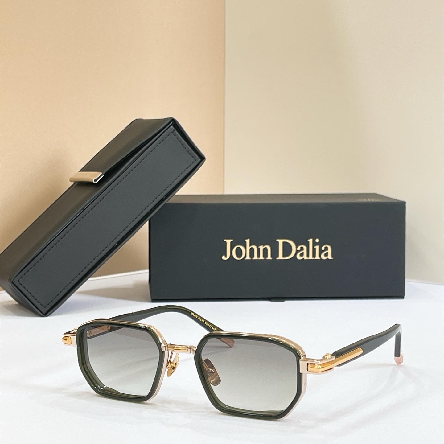 John Daila🌟🌟🌟MODEL:  MILES🌟🌟🌟SIZE: 51口21-145🌟🌟🌟配送盒子～～