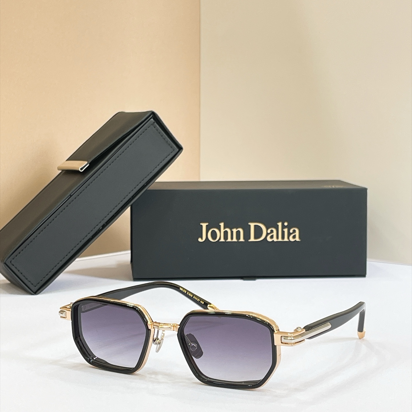John Daila🌟🌟🌟MODEL:  MILES🌟🌟🌟SIZE: 51口21-145🌟🌟🌟配送盒子～～