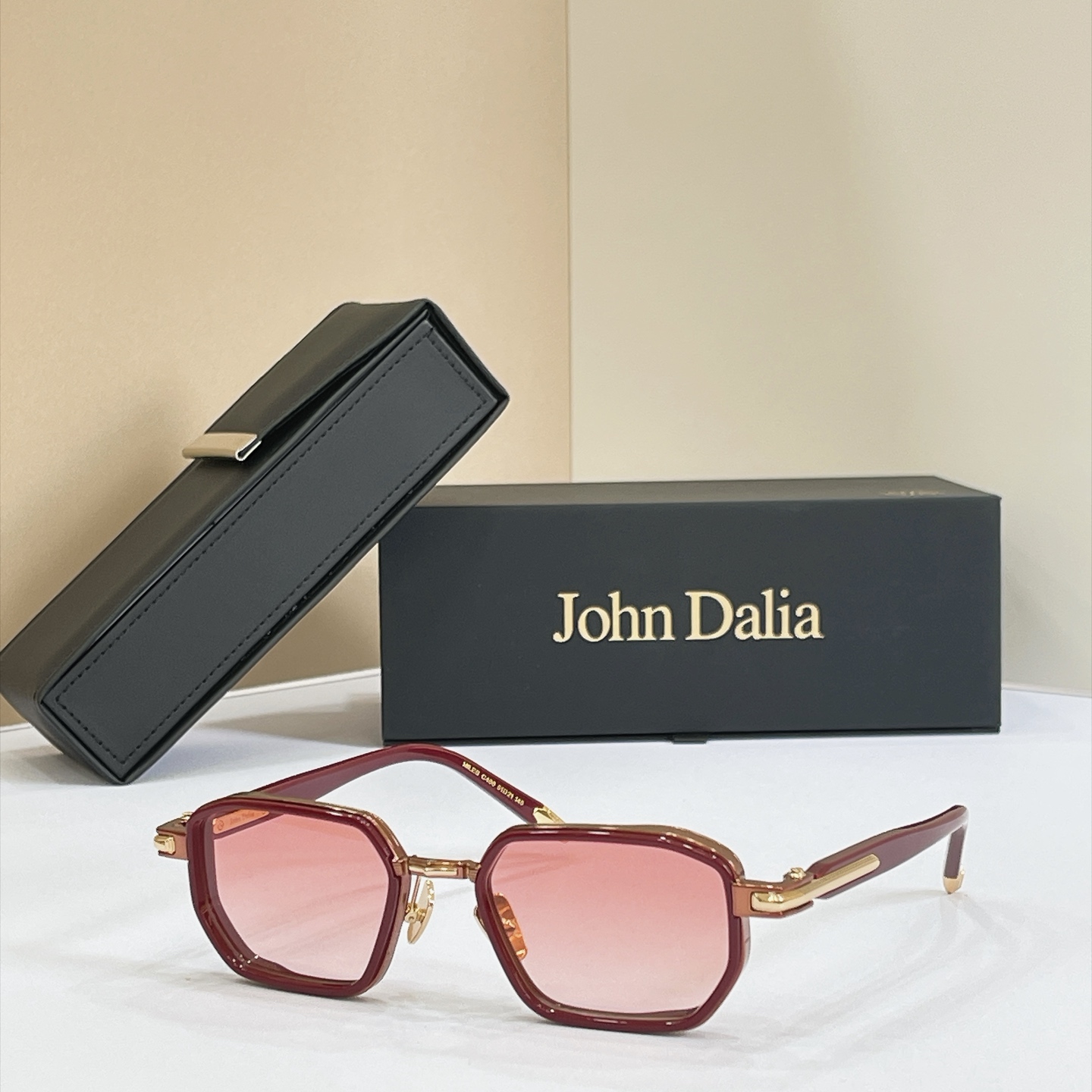 John Daila🌟🌟🌟MODEL:  MILES🌟🌟🌟SIZE: 51口21-145🌟🌟🌟配送盒子～～