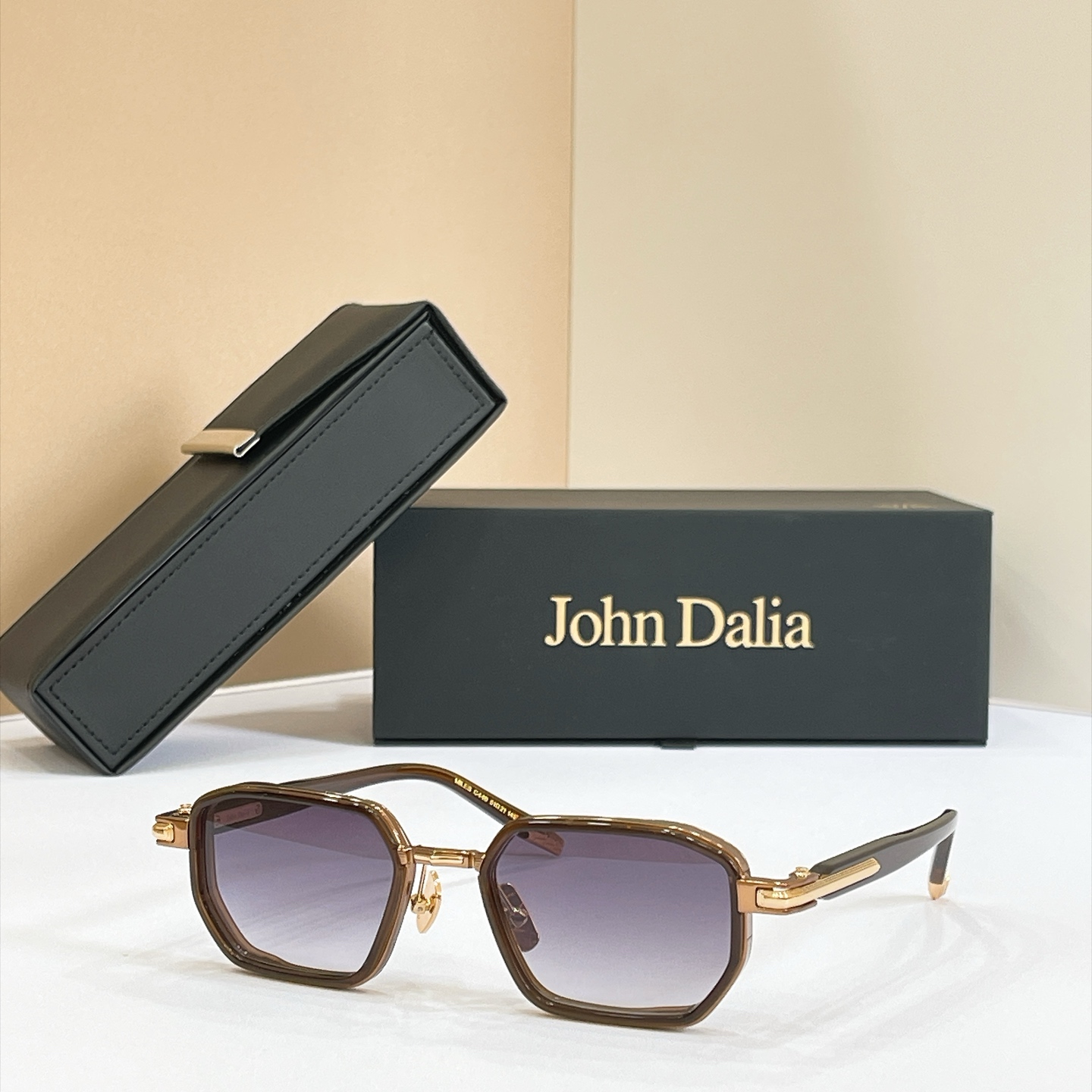 John Daila🌟🌟🌟MODEL:  MILES🌟🌟🌟SIZE: 51口21-145🌟🌟🌟配送盒子～～