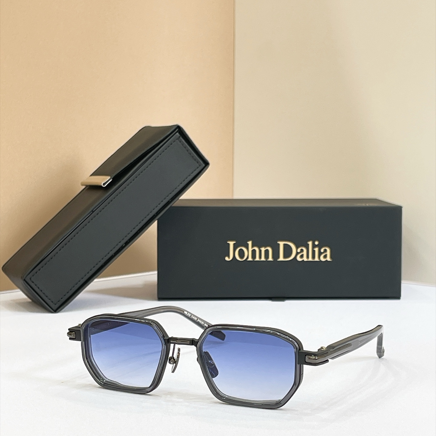 John Daila🌟🌟🌟MODEL:  MILES🌟🌟🌟SIZE: 51口21-145🌟🌟🌟配送盒子～～
