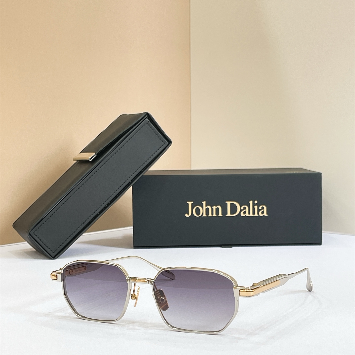 John Daila🌟🌟🌟MODEL:  MILES🌟🌟🌟SIZE: 53口18-145🌟🌟🌟配送盒子～～