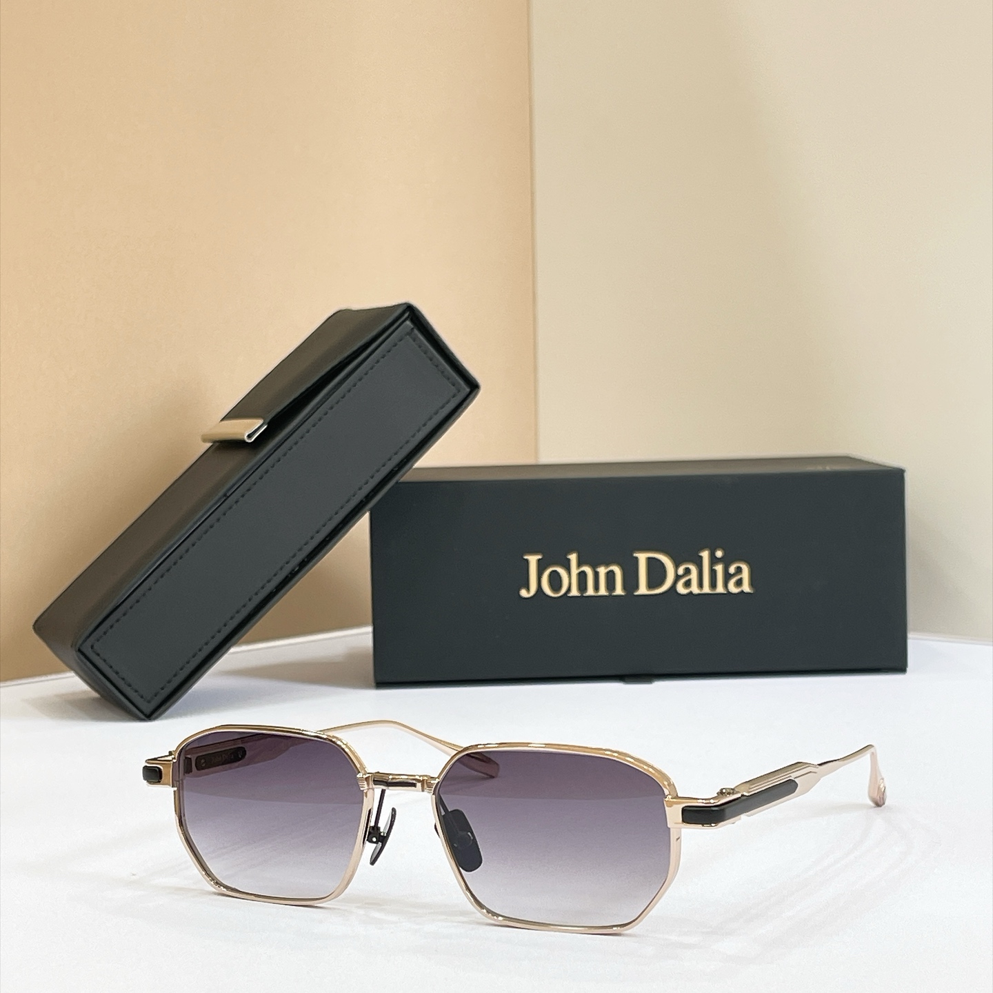 John Daila🌟🌟🌟MODEL:  MILES🌟🌟🌟SIZE: 53口18-145🌟🌟🌟配送盒子～～