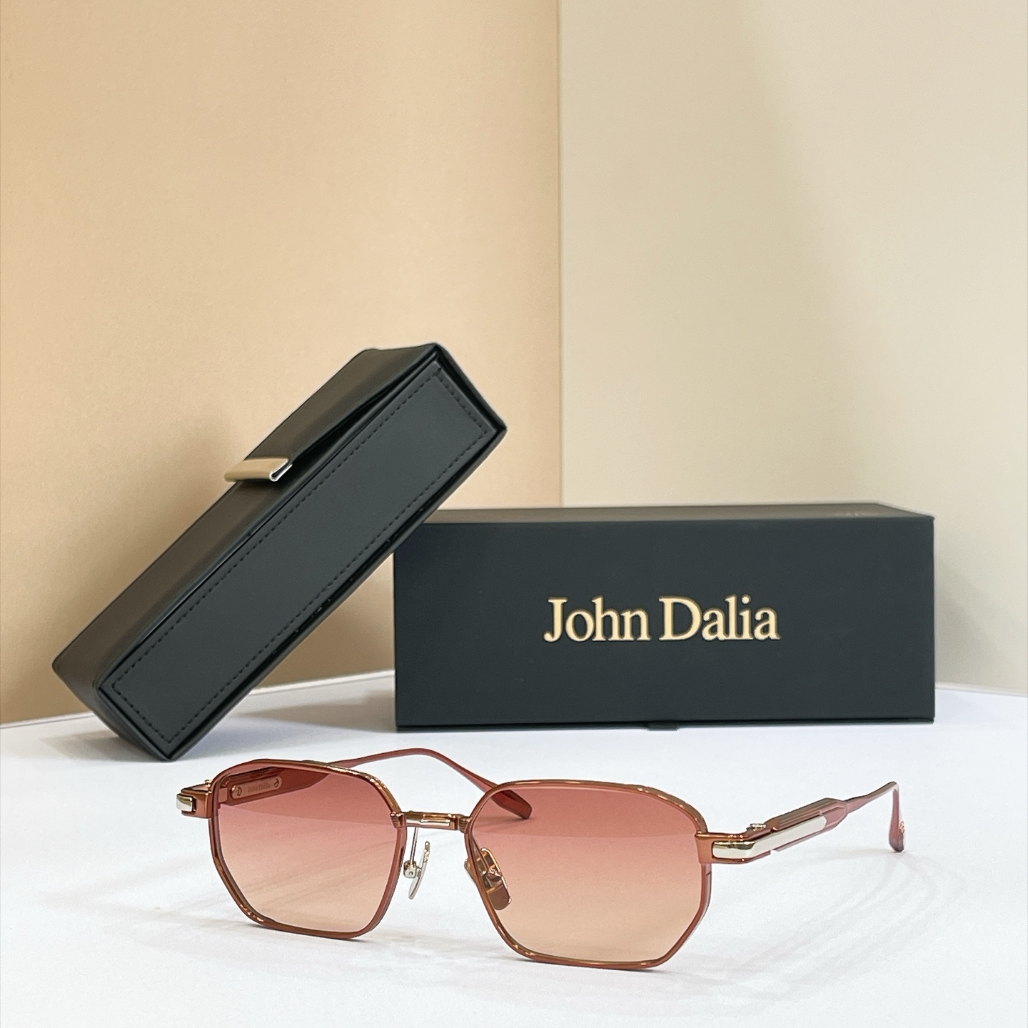 John Daila🌟🌟🌟MODEL:  MILES🌟🌟🌟SIZE: 53口18-145🌟🌟🌟配送盒子～～