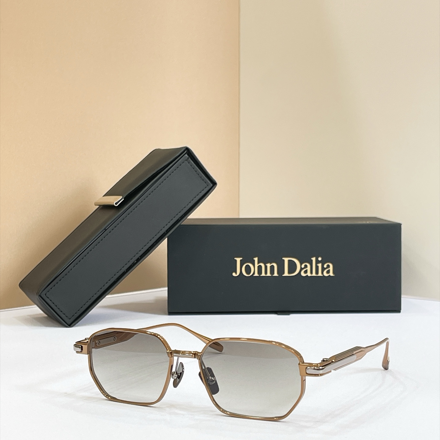 John Daila🌟🌟🌟MODEL:  MILES🌟🌟🌟SIZE: 53口18-145🌟🌟🌟配送盒子～～