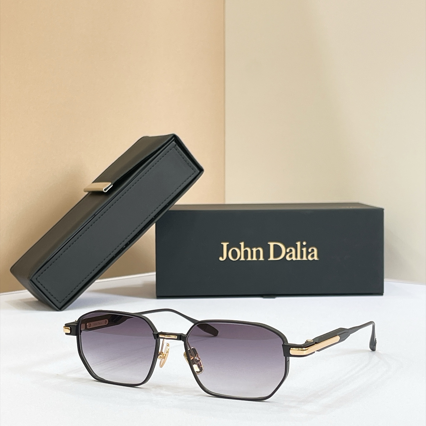 John Daila🌟🌟🌟MODEL:  MILES🌟🌟🌟SIZE: 53口18-145🌟🌟🌟配送盒子～～