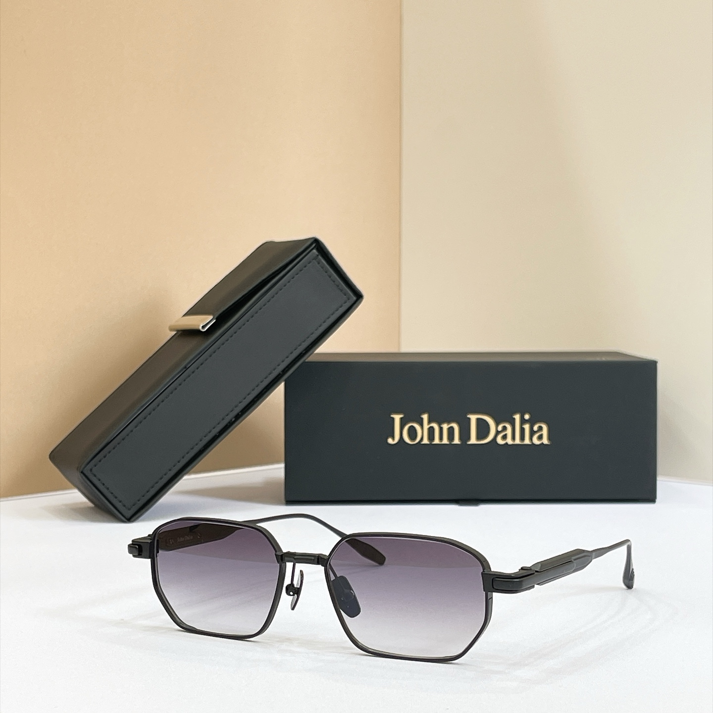 John Daila🌟🌟🌟MODEL:  MILES🌟🌟🌟SIZE: 53口18-145🌟🌟🌟配送盒子～～