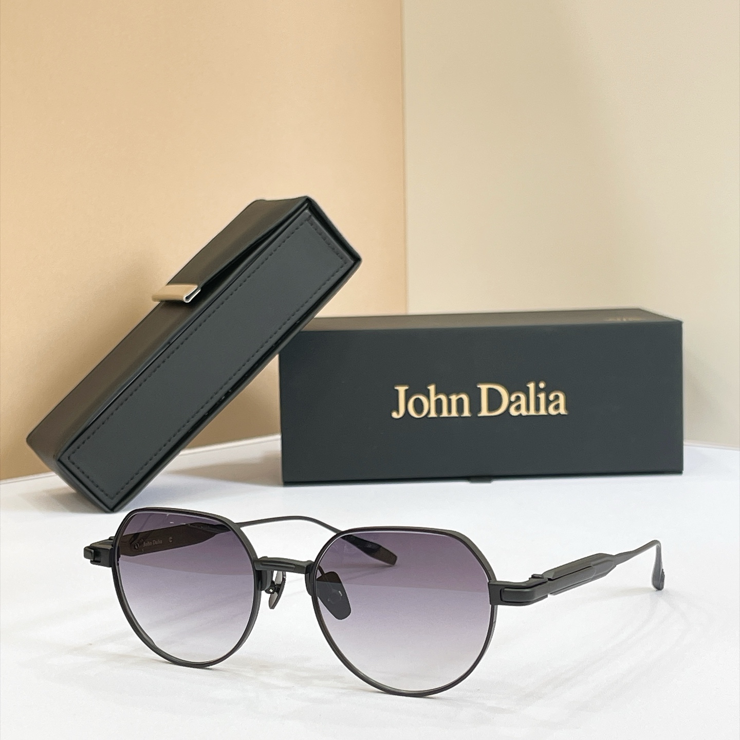 John Daila🌟🌟🌟MODEL:  ANYA🌟🌟🌟SIZE: 52口19-145🌟🌟🌟配送盒子～～
