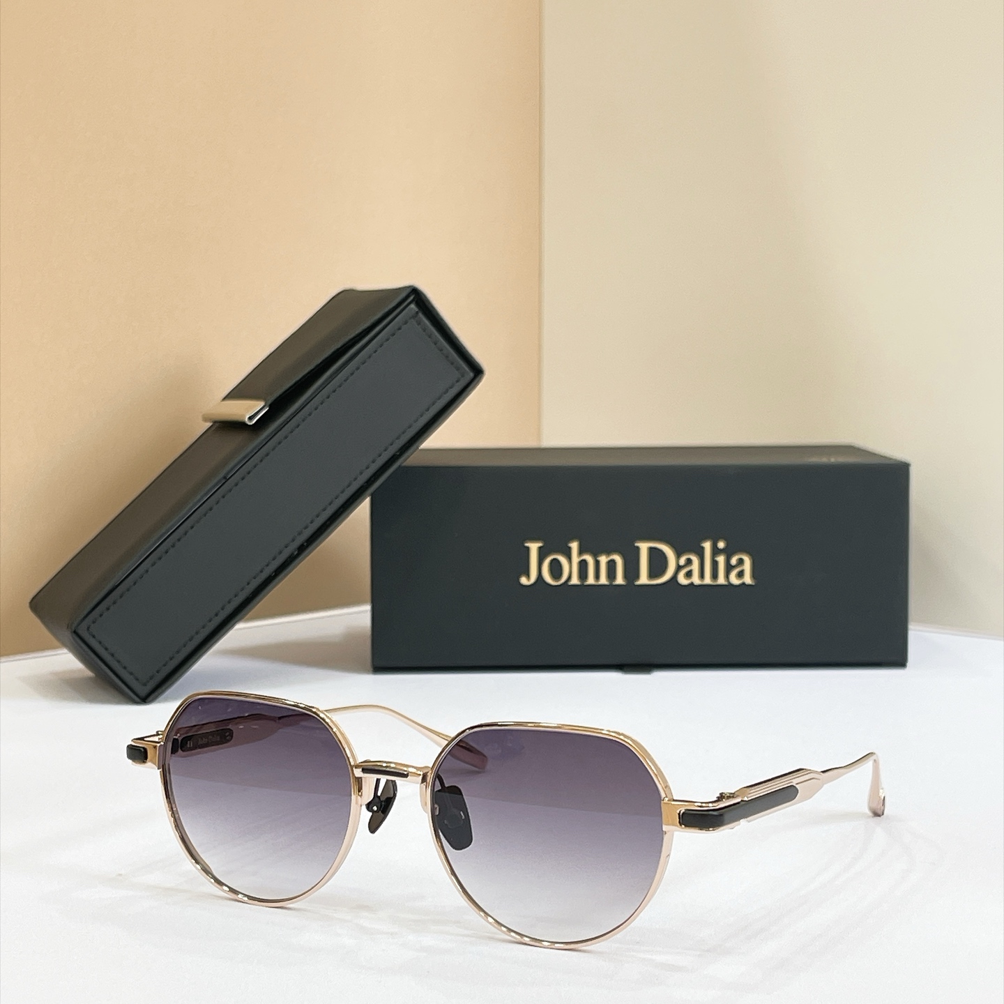 John Daila🌟🌟🌟MODEL:  ANYA🌟🌟🌟SIZE: 52口19-145🌟🌟🌟配送盒子～～