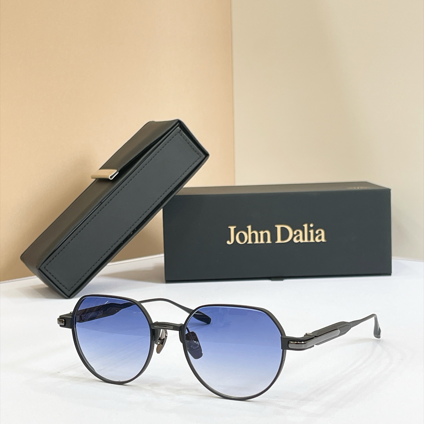 John Daila🌟🌟🌟MODEL:  ANYA🌟🌟🌟SIZE: 52口19-145🌟🌟🌟配送盒子～～