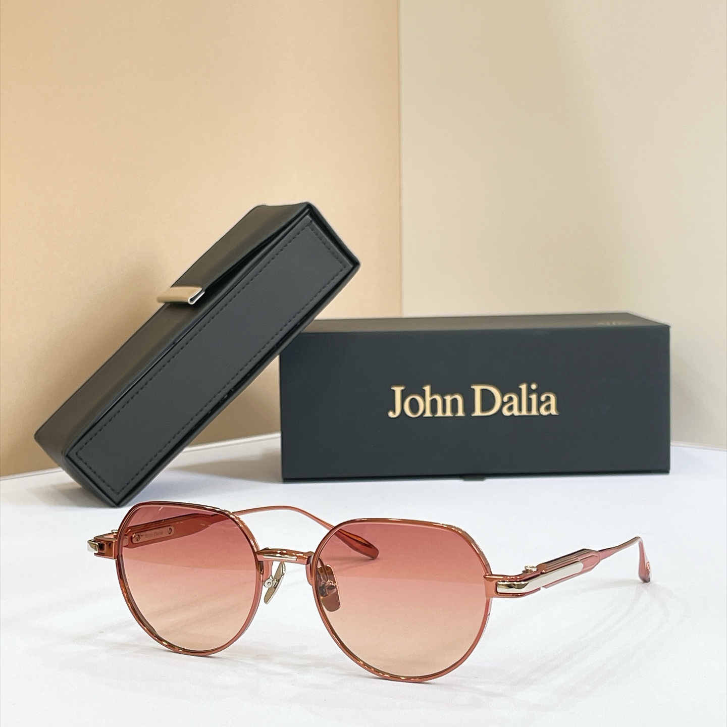 John Daila🌟🌟🌟MODEL:  ANYA🌟🌟🌟SIZE: 52口19-145🌟🌟🌟配送盒子～～