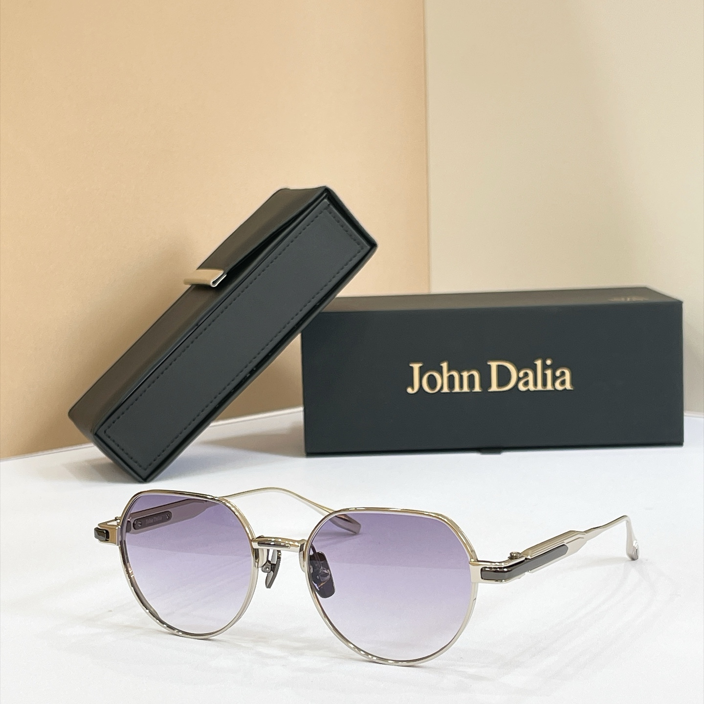 John Daila🌟🌟🌟MODEL:  ANYA🌟🌟🌟SIZE: 52口19-145🌟🌟🌟配送盒子～～