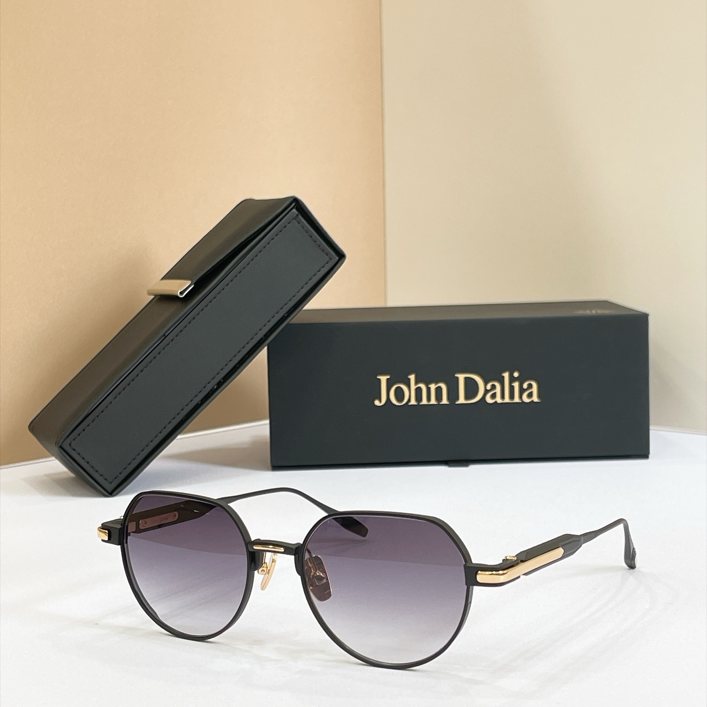 John Daila🌟🌟🌟MODEL:  ANYA🌟🌟🌟SIZE: 52口19-145🌟🌟🌟配送盒子～～
