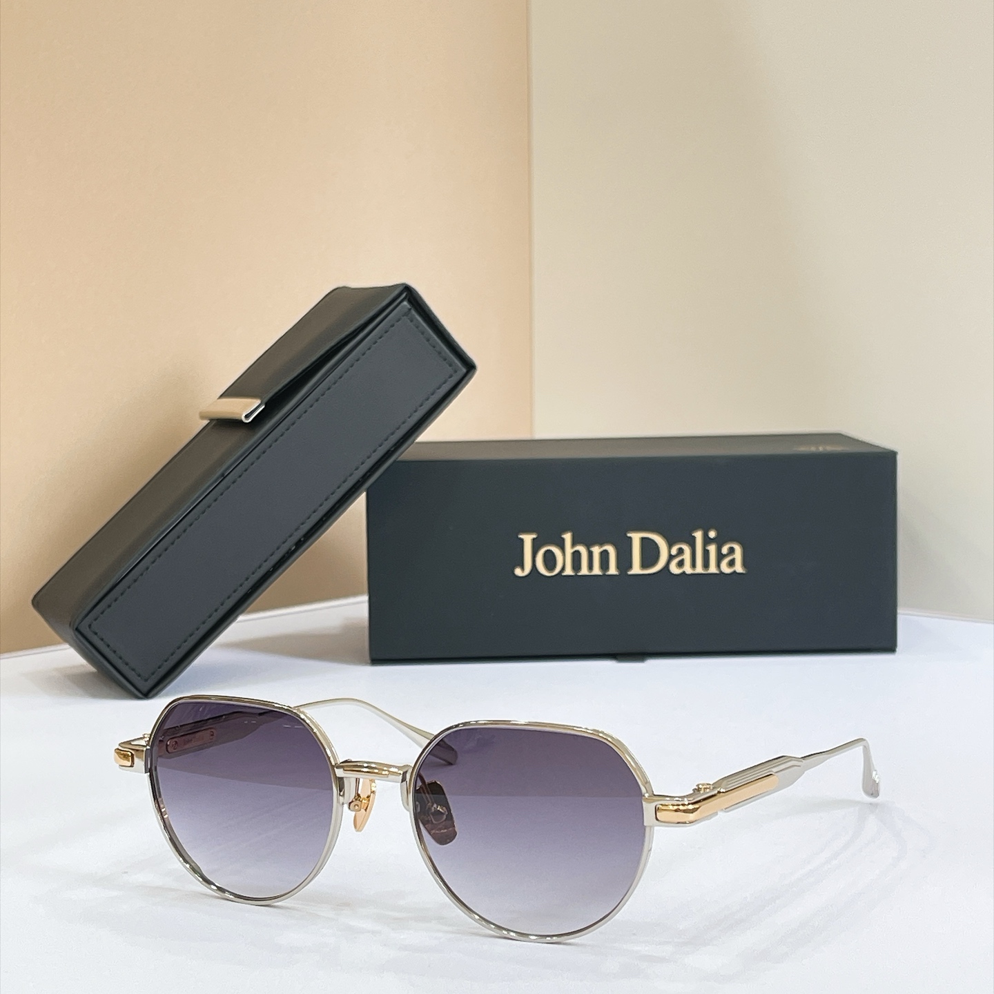 John Daila🌟🌟🌟MODEL:  ANYA🌟🌟🌟SIZE: 52口19-145🌟🌟🌟配送盒子～～