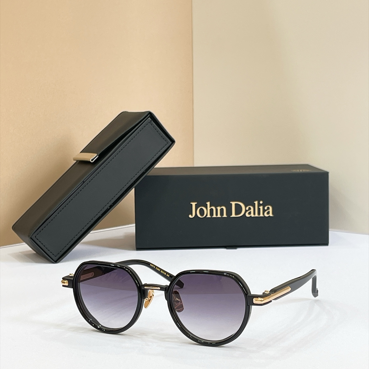John Daila🌟🌟🌟MODEL:  ANYA🌟🌟🌟SIZE: 52口19-145🌟🌟🌟配送盒子～～