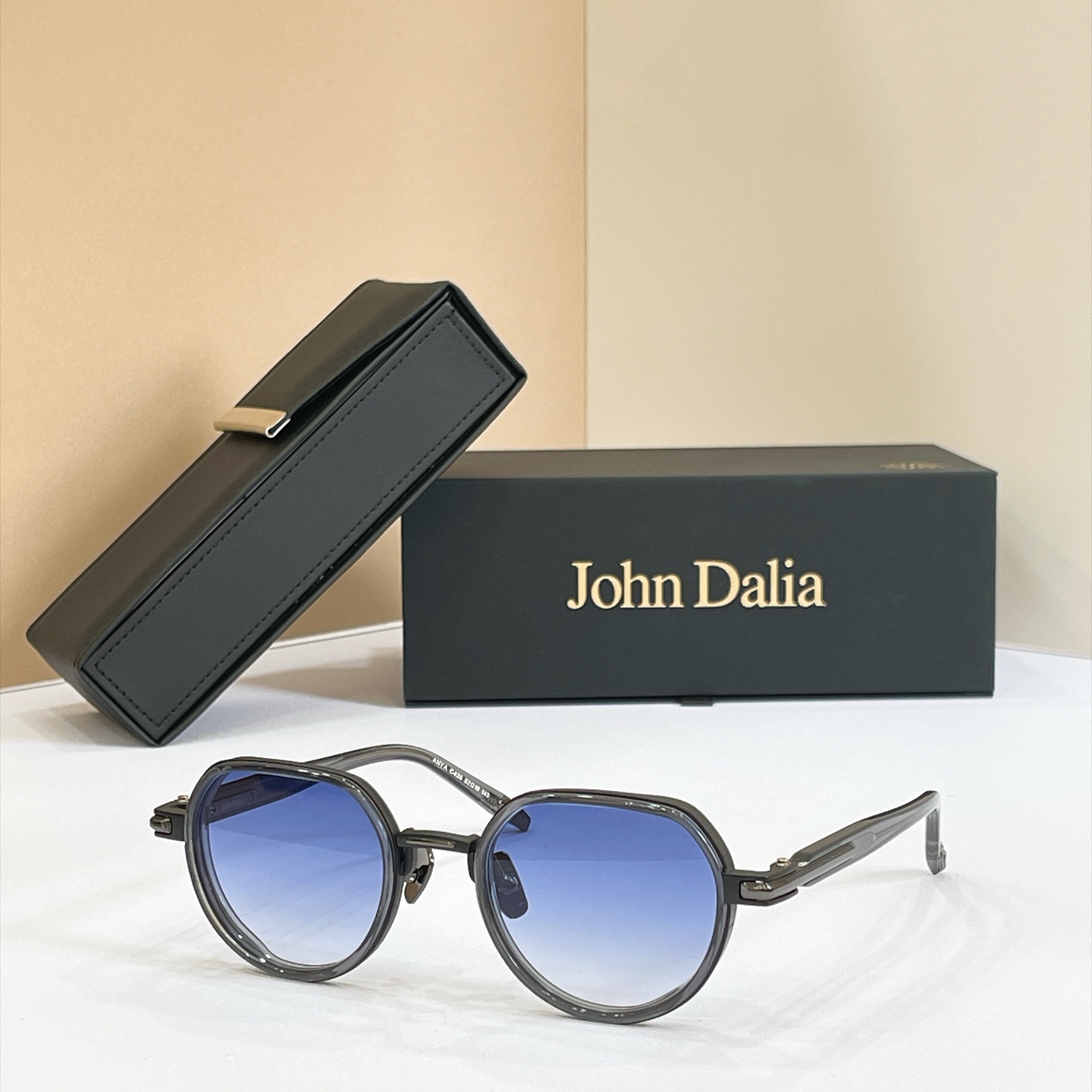 John Daila🌟🌟🌟MODEL:  ANYA🌟🌟🌟SIZE: 52口19-145🌟🌟🌟配送盒子～～