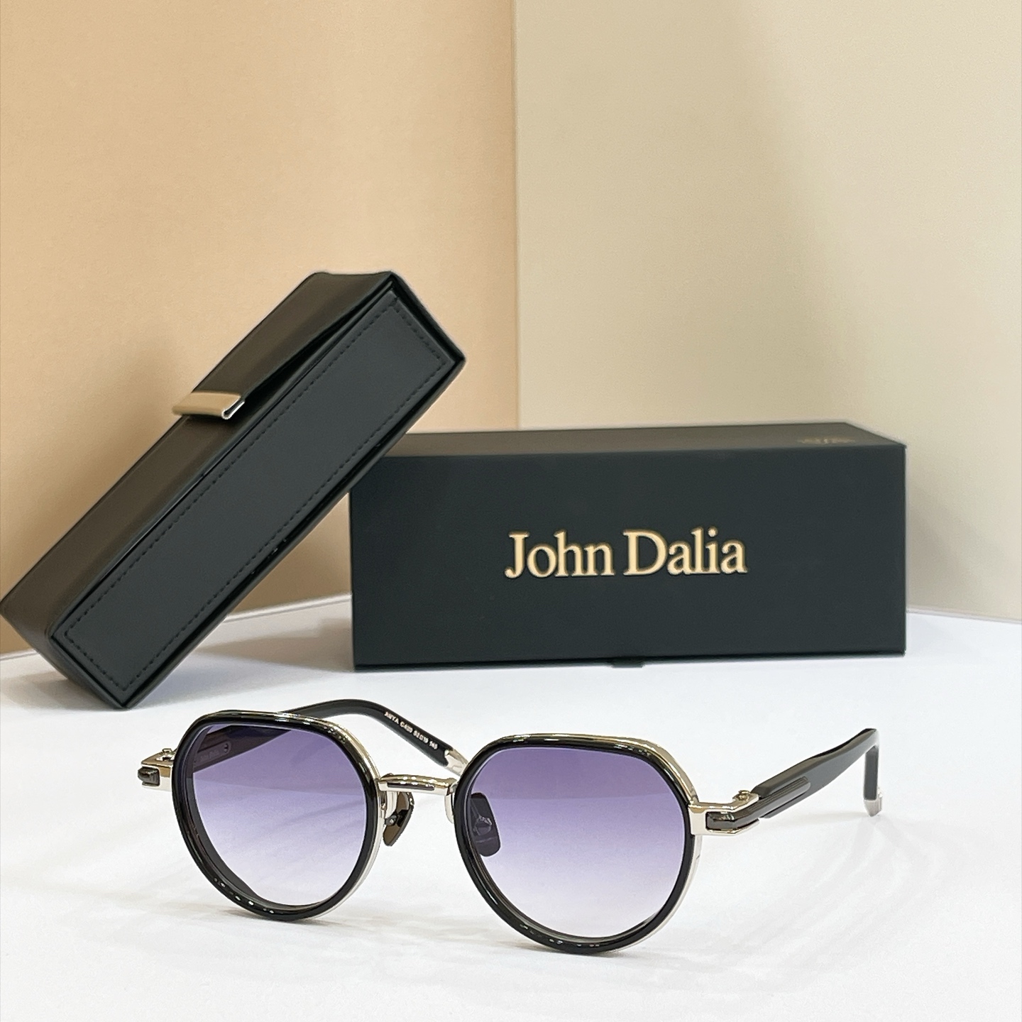John Daila🌟🌟🌟MODEL:  ANYA🌟🌟🌟SIZE: 52口19-145🌟🌟🌟配送盒子～～