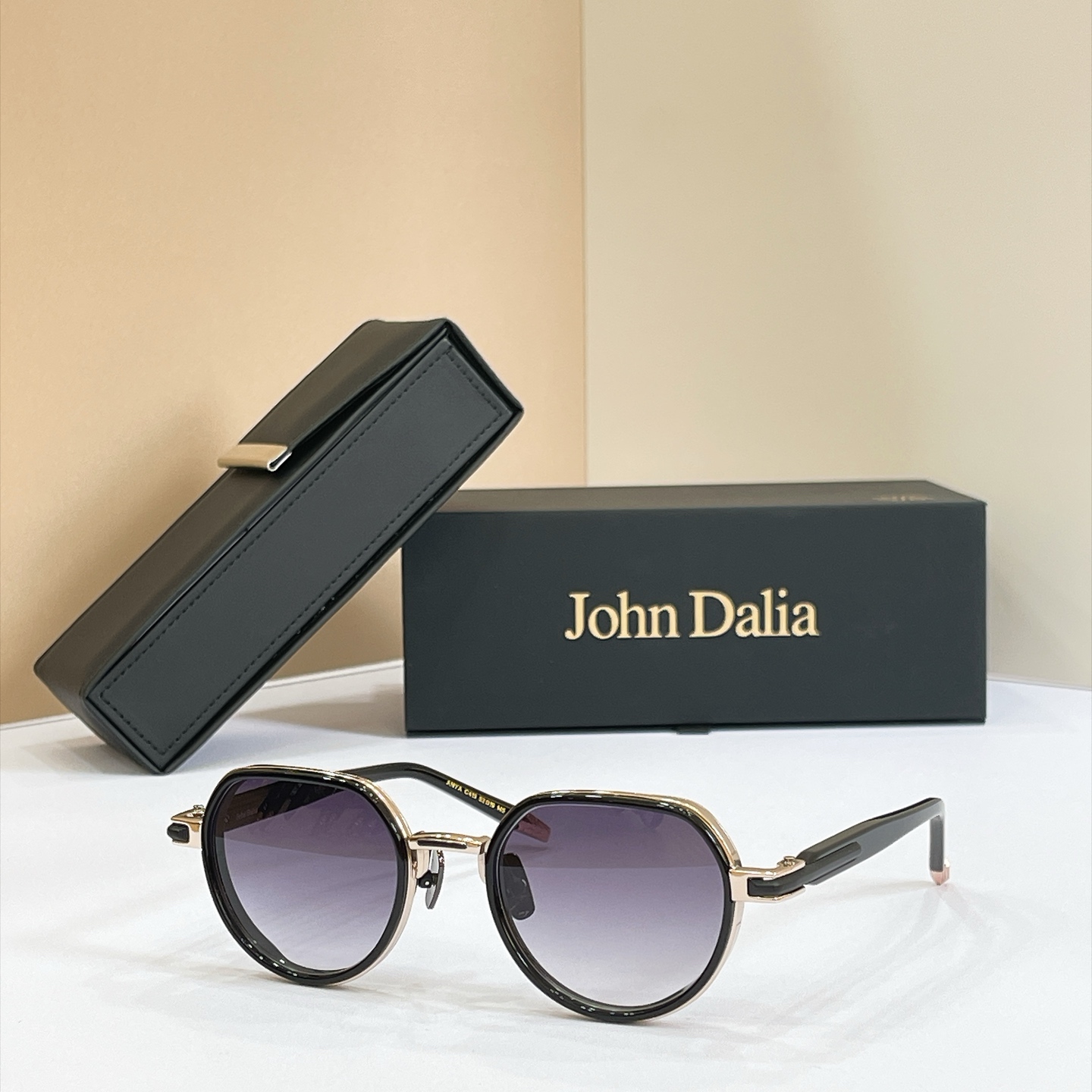 John Daila🌟🌟🌟MODEL:  ANYA🌟🌟🌟SIZE: 52口19-145🌟🌟🌟配送盒子～～