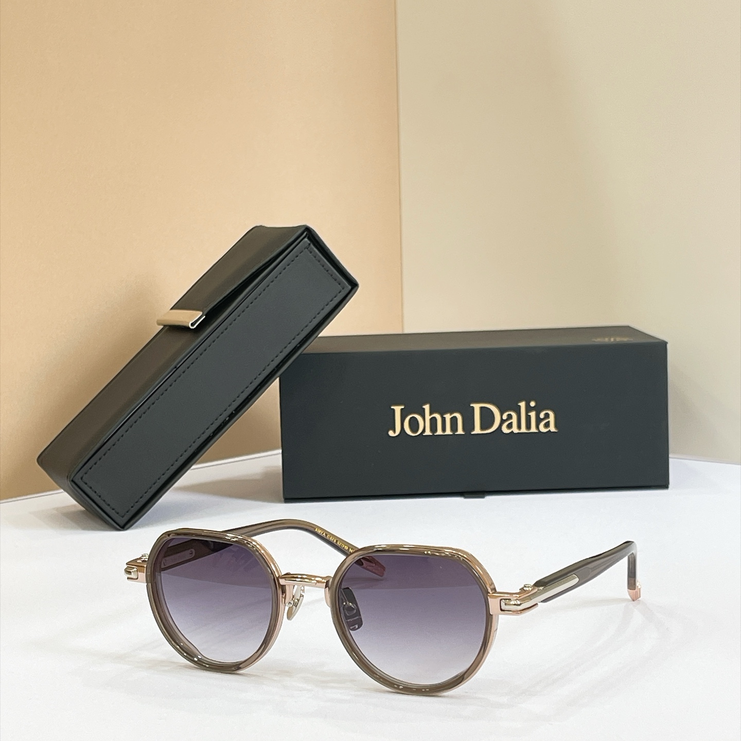 John Daila🌟🌟🌟MODEL:  ANYA🌟🌟🌟SIZE: 52口19-145🌟🌟🌟配送盒子～～