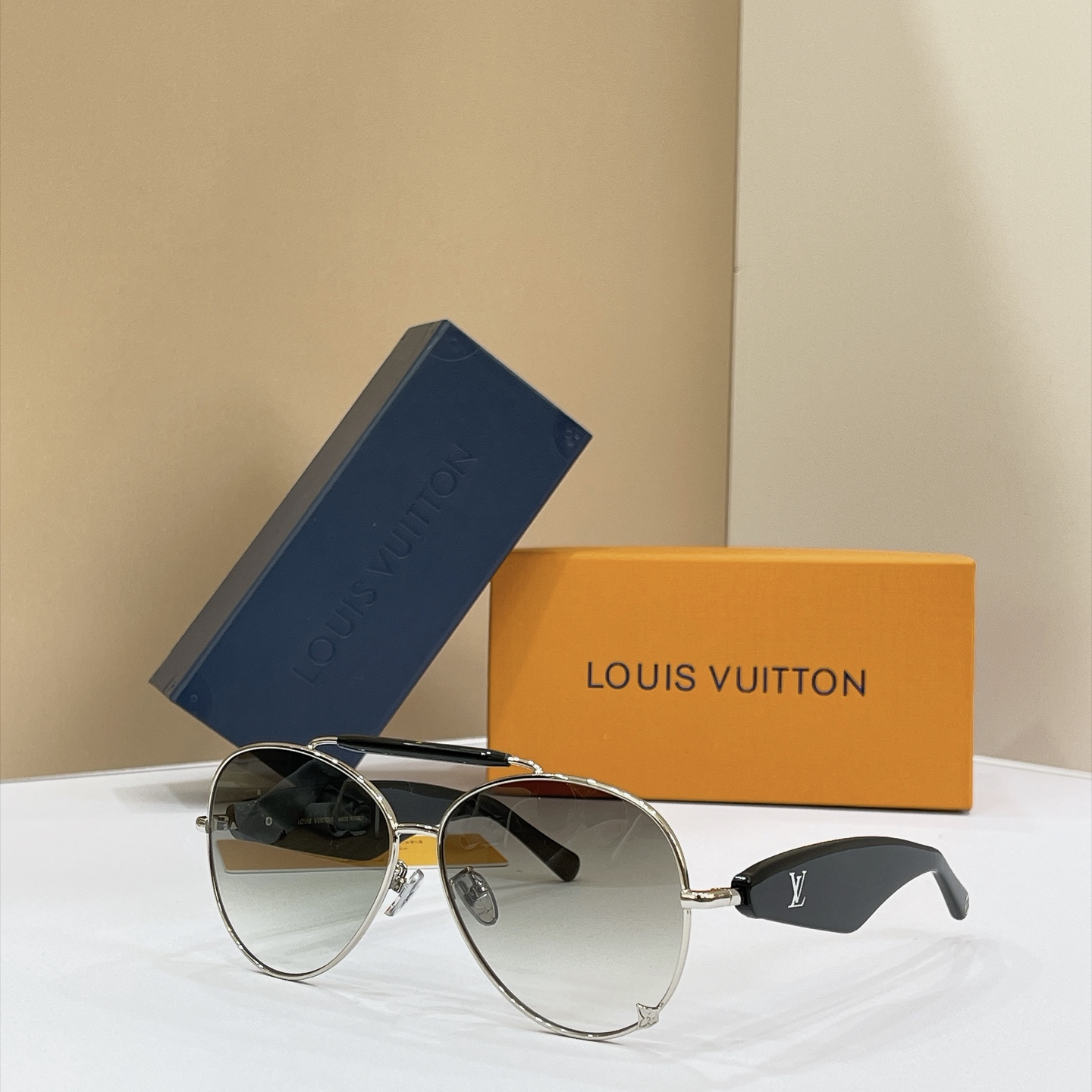 LOUIS VUITTO*✨✨✨MODEL：Z3462U✨✨✨ SIZE：60口14-145✨✨✨