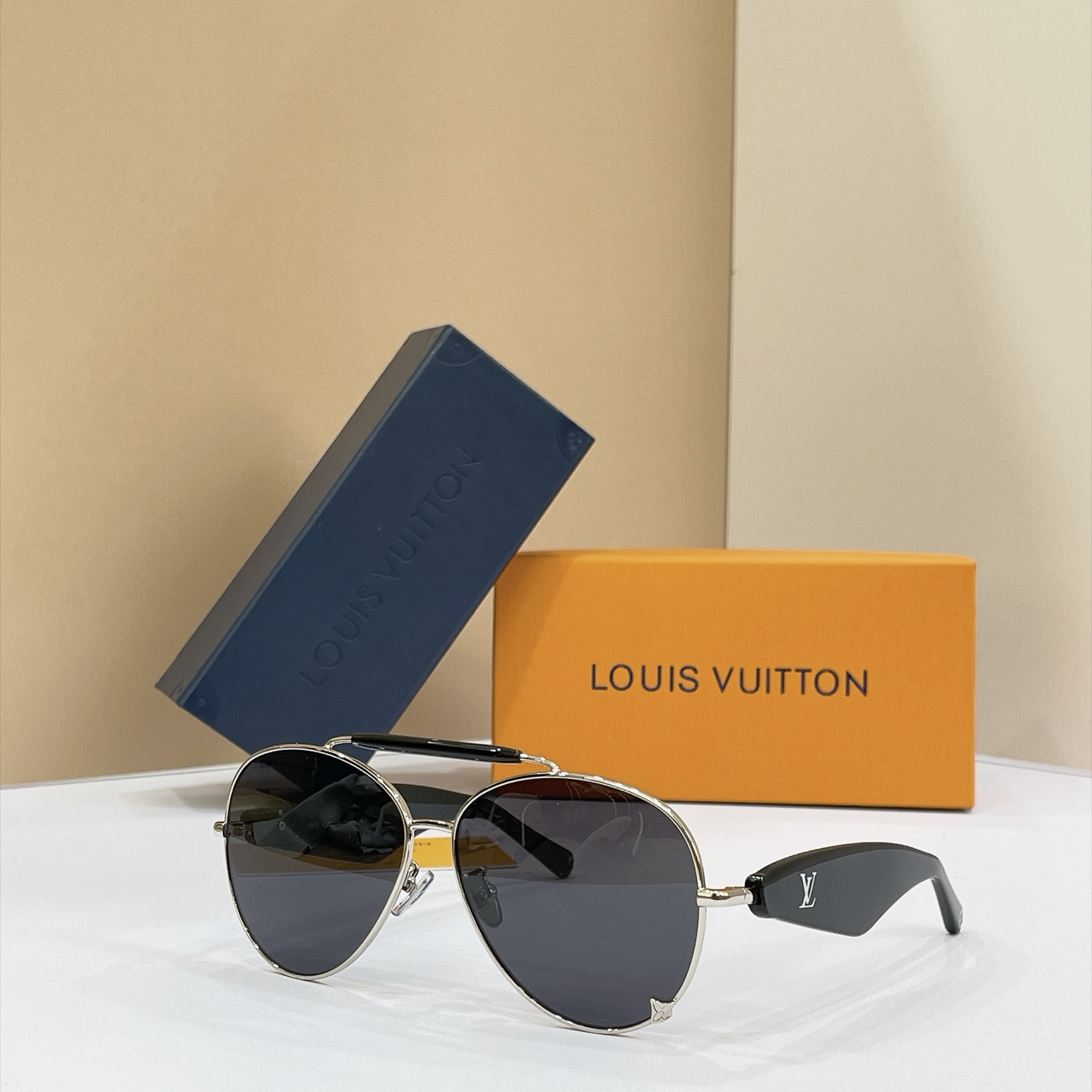 LOUIS VUITTO*✨✨✨MODEL：Z3462U✨✨✨ SIZE：60口14-145✨✨✨