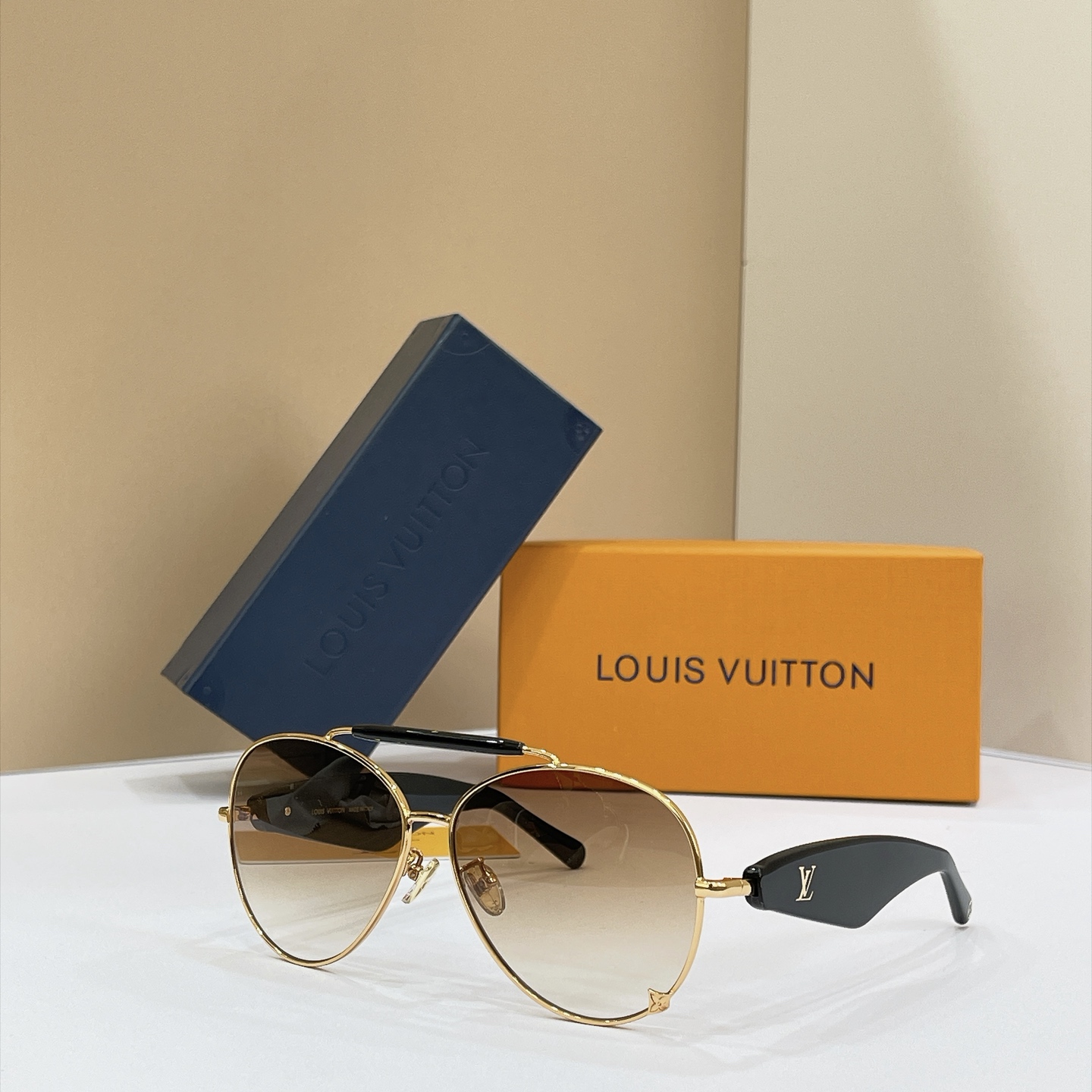 LOUIS VUITTO*✨✨✨MODEL：Z3462U✨✨✨ SIZE：60口14-145✨✨✨