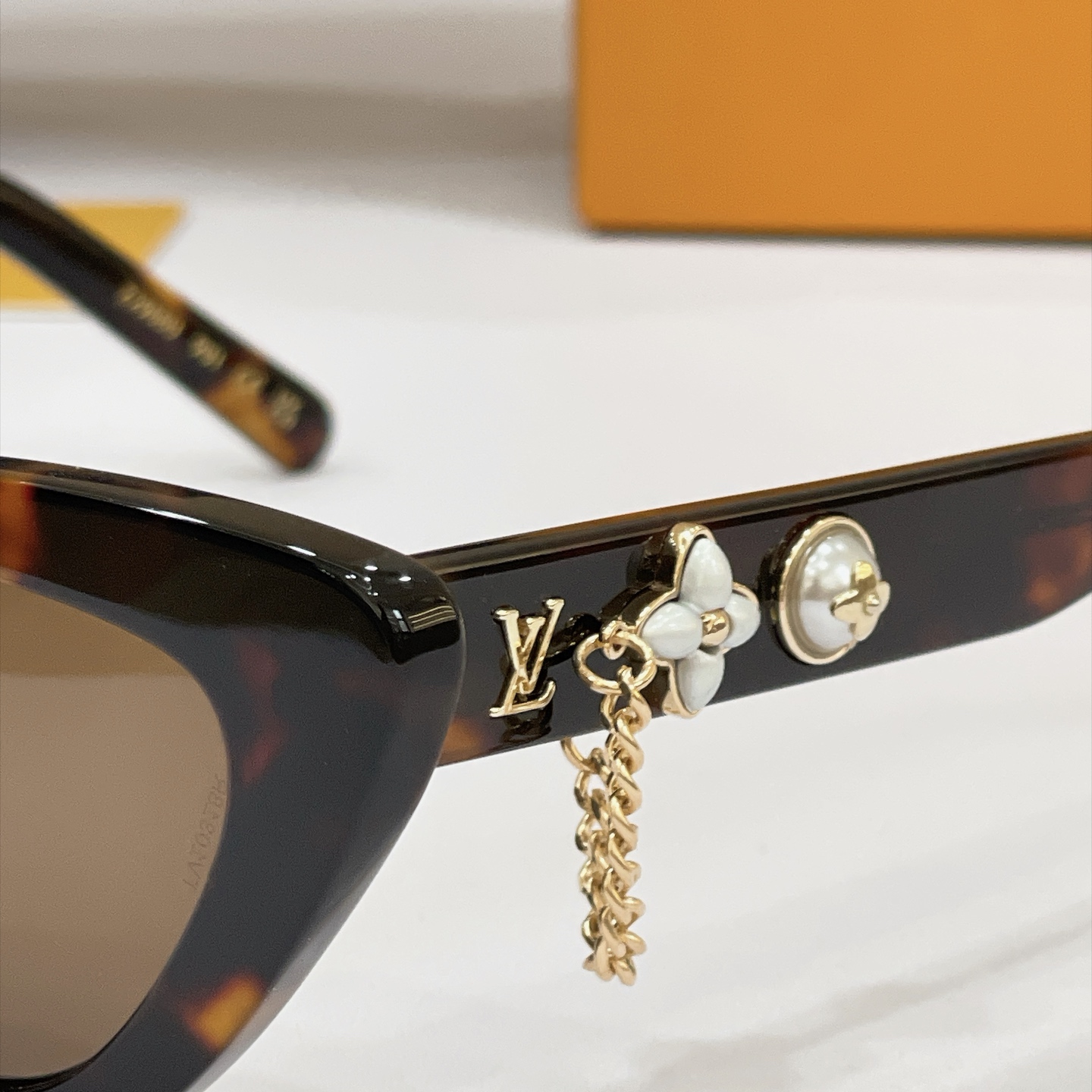 LOUIS VUITTO*✨✨✨MODEL：Z2988U✨✨✨ SIZE：53口18-145✨✨✨ 