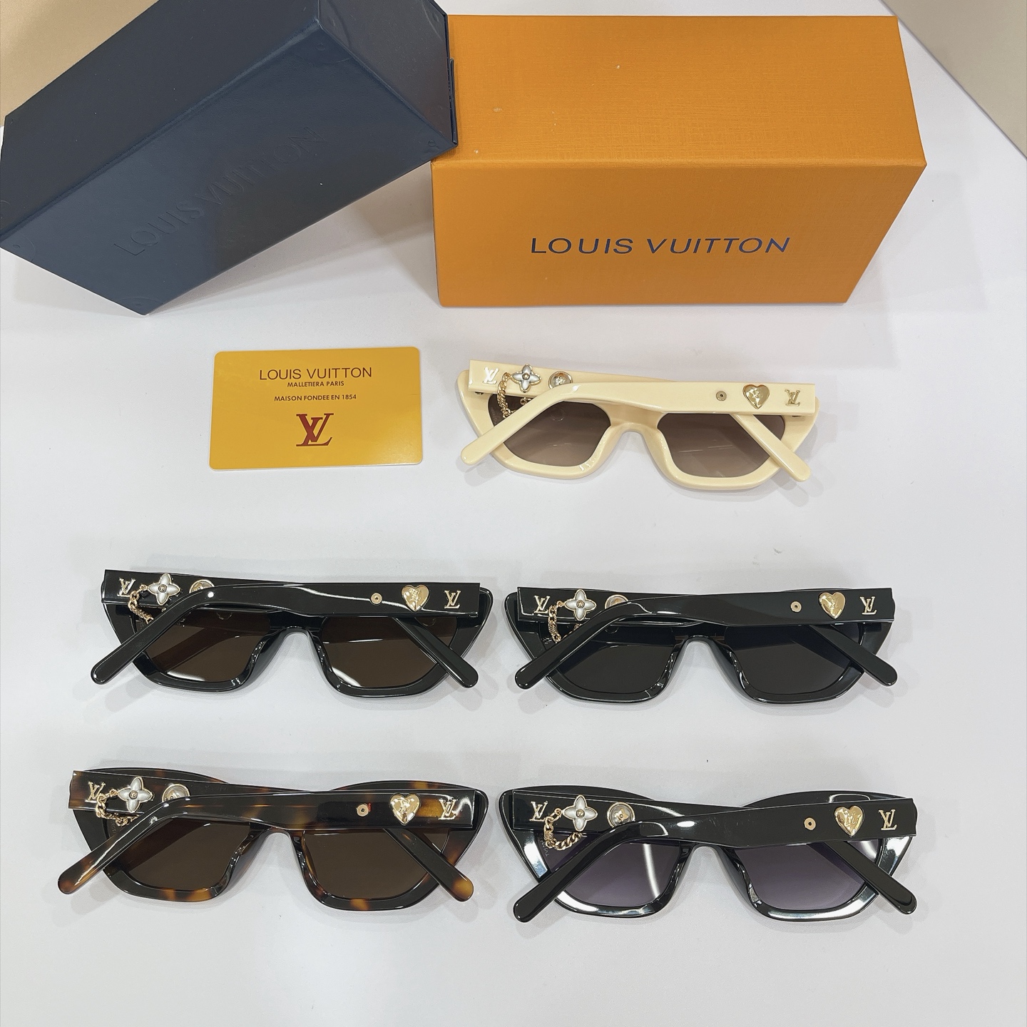 LOUIS VUITTO*✨✨✨MODEL：Z2988U✨✨✨ SIZE：53口18-145✨✨✨ 
