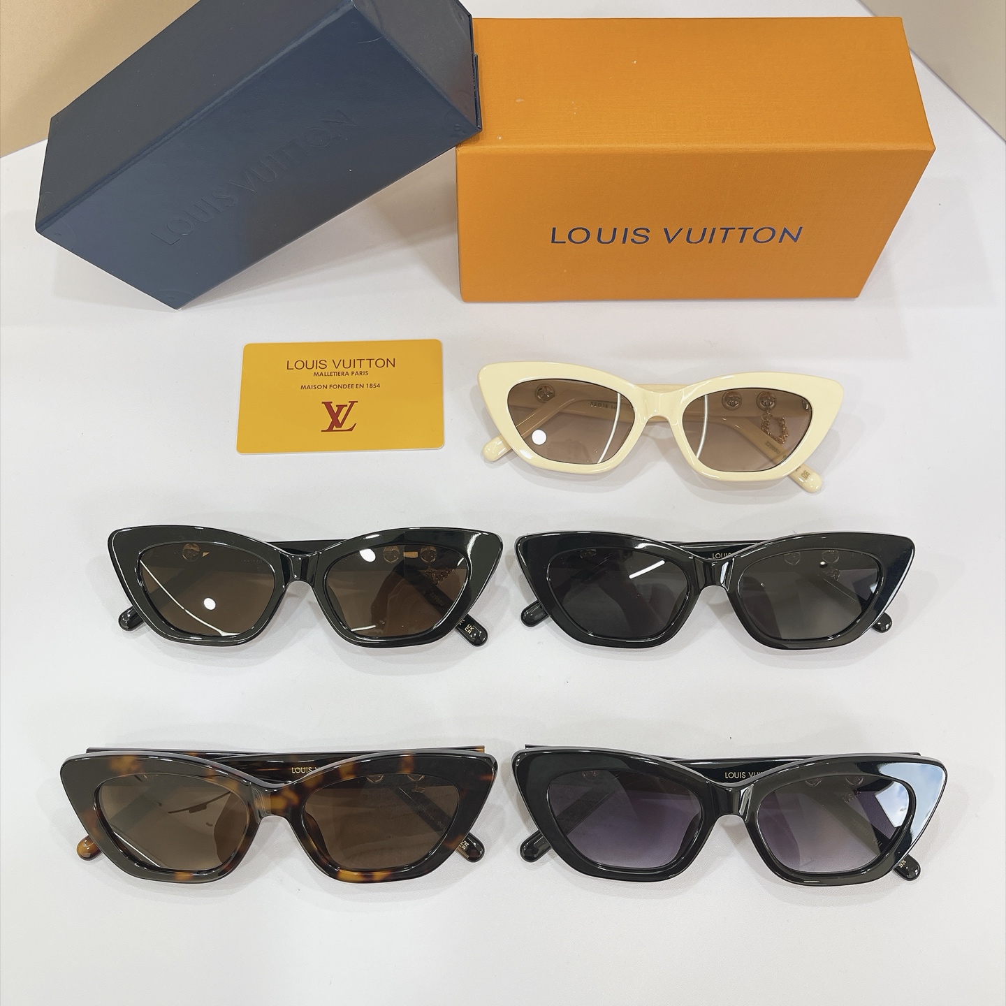 LOUIS VUITTO*✨✨✨MODEL：Z2988U✨✨✨ SIZE：53口18-145✨✨✨ 