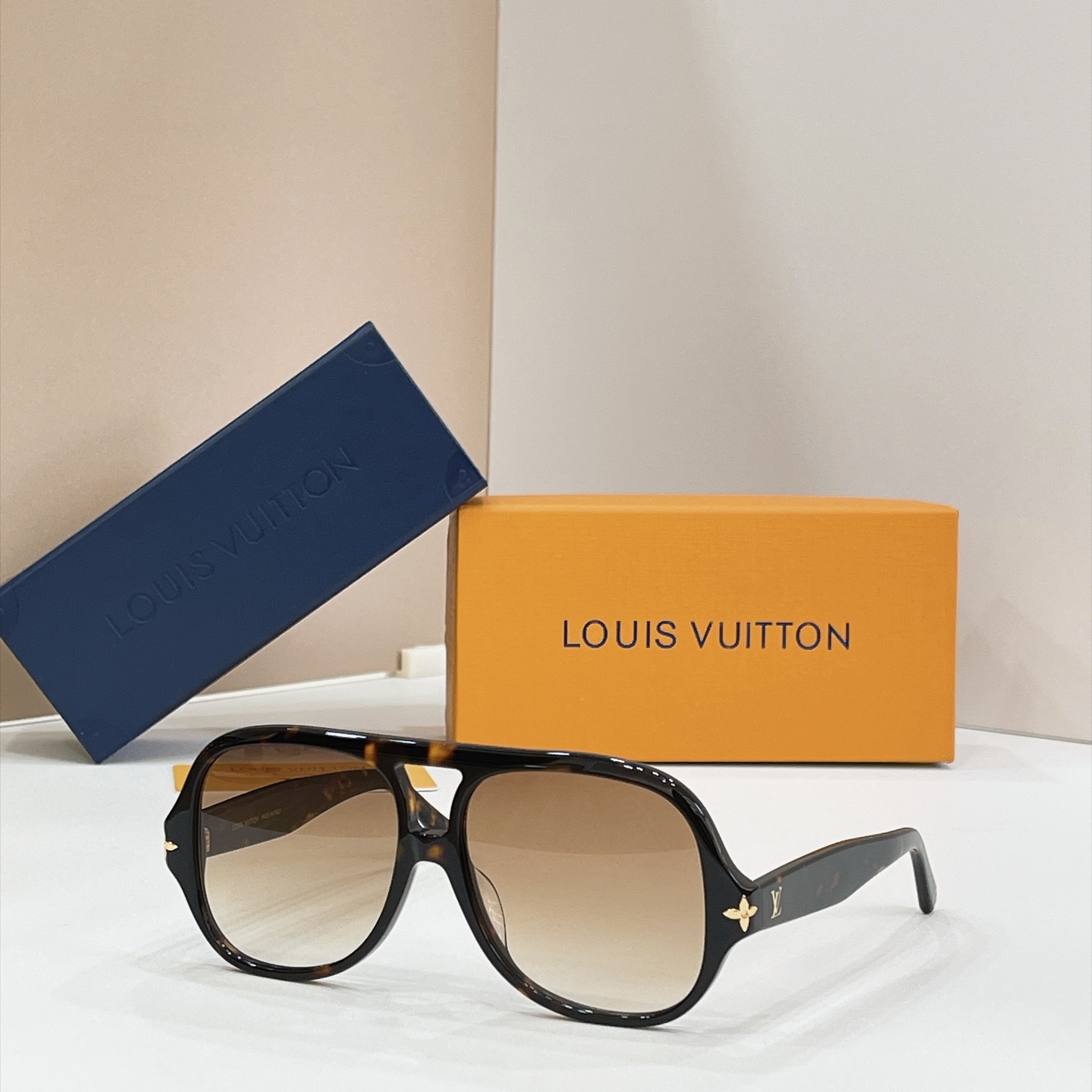 LOUIS VUITTO*✨✨✨MODEL：Z3642W✨✨✨ SIZE：56口15-145✨✨✨