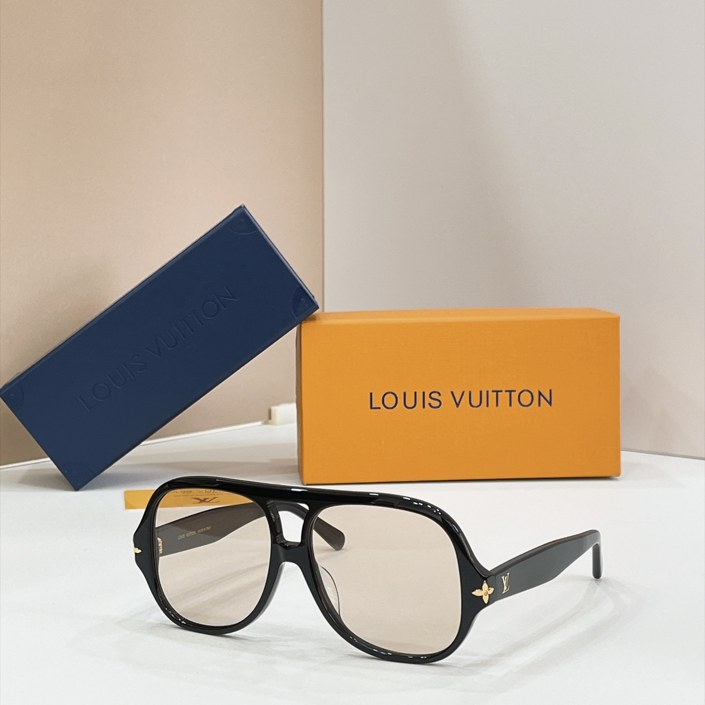 LOUIS VUITTO*✨✨✨MODEL:Z3642W✨✨✨ SIZE:56口15-145✨✨✨ LOUIS VUITTO*✨✨✨MODEL:Z3642W✨✨✨ SIZE:56口15-145✨✨✨