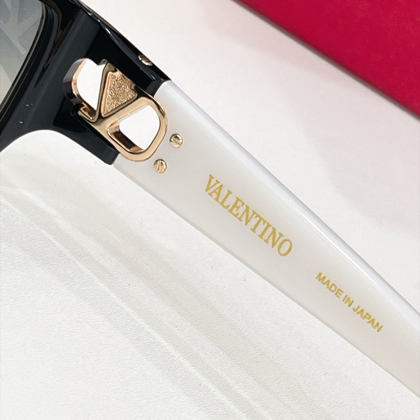 VALENTINO✨✨✨MODEL：VG0016S✨✨✨SIZE：53口22-140✨ ✨ 🆕 