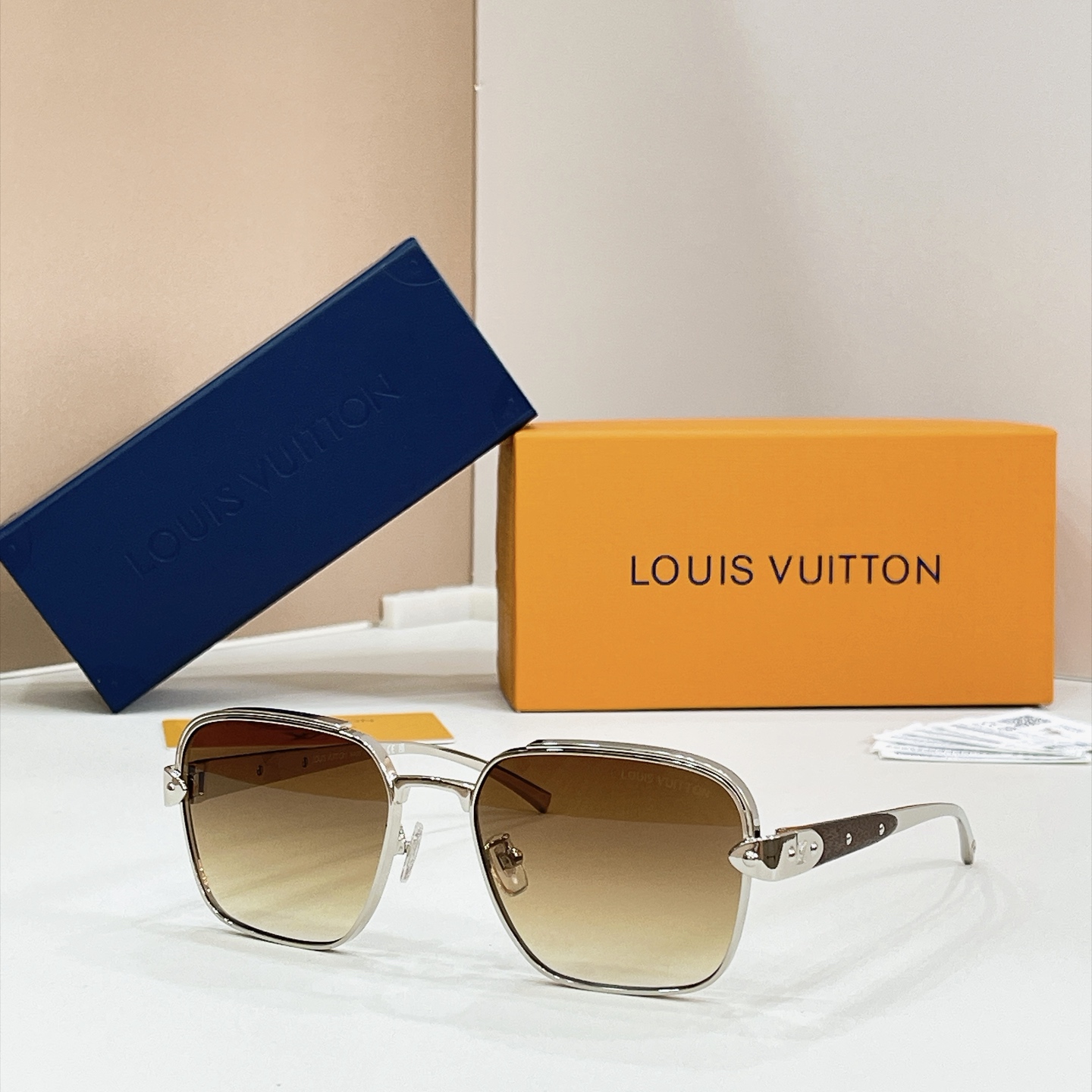 LOUIS VUITTO*✨✨✨MODEL：Z3422U✨✨✨ SIZE：61口16-145✨✨✨🆕 