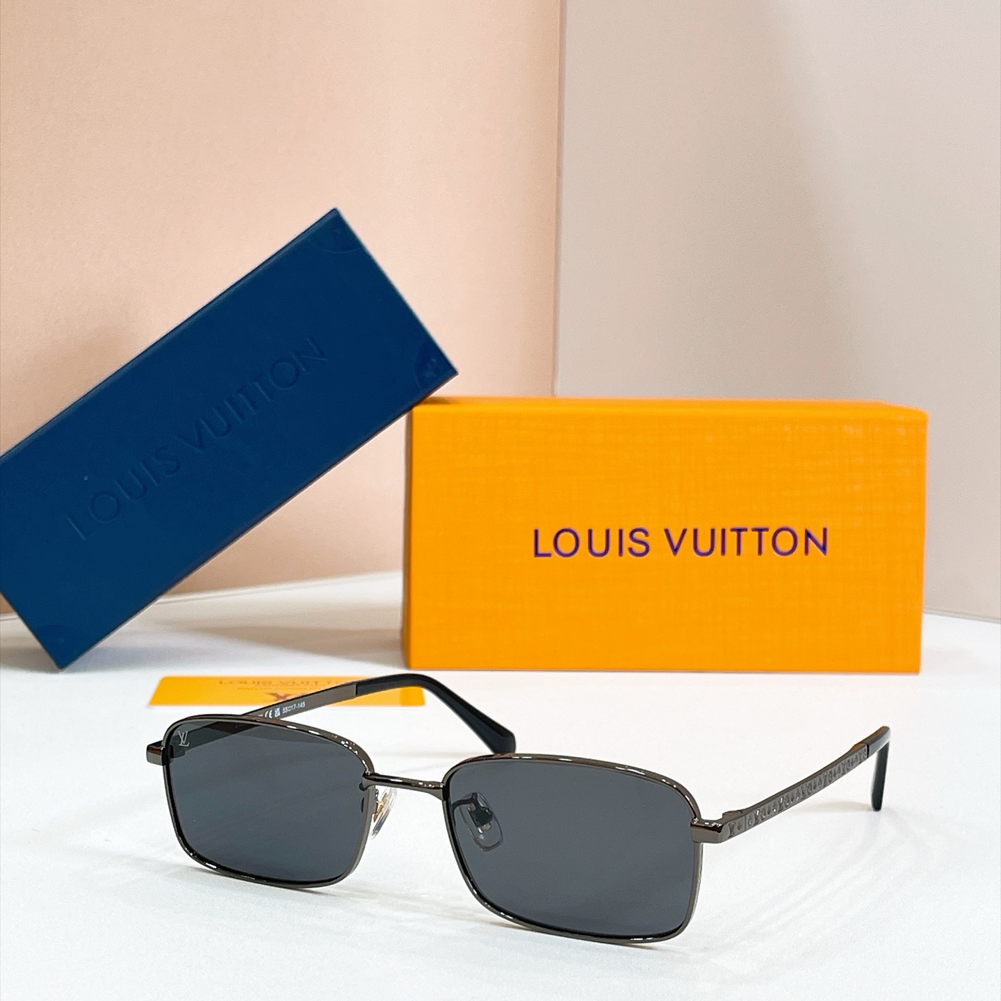 LOUIS VUITTO*✨✨✨MODEL：Z3620U✨✨✨ SIZE：55口17-145✨✨✨