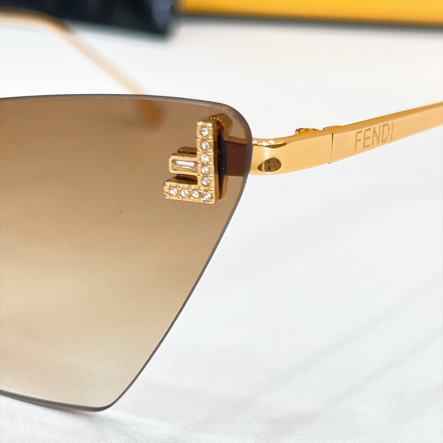 FENDI✨✨✨MODEL：FE4160US✨✨ SIZE：62口14-135✨✨✨