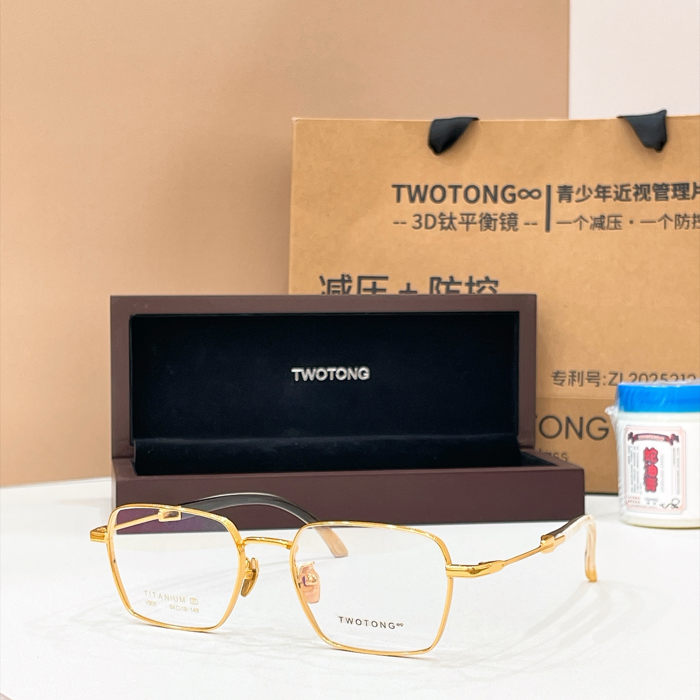 TWOTON*🌿🌿🌿Model：V905🌿🌿🌿Size：54口19-148🌿🌿🌿钛～～牛角镜腿～～（配送木盒、礼品袋、护