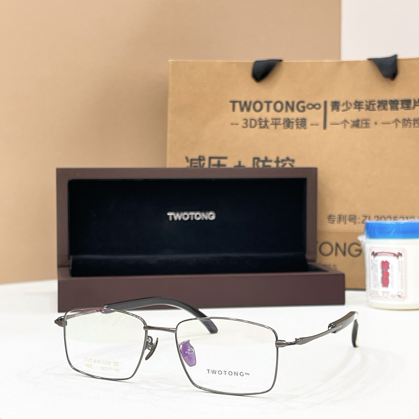 TWOTON*🌿🌿🌿Model：V907🌿🌿🌿Size：53口17-145🌿🌿🌿钛～～牛角镜腿～～（配送木盒、礼品袋、护
