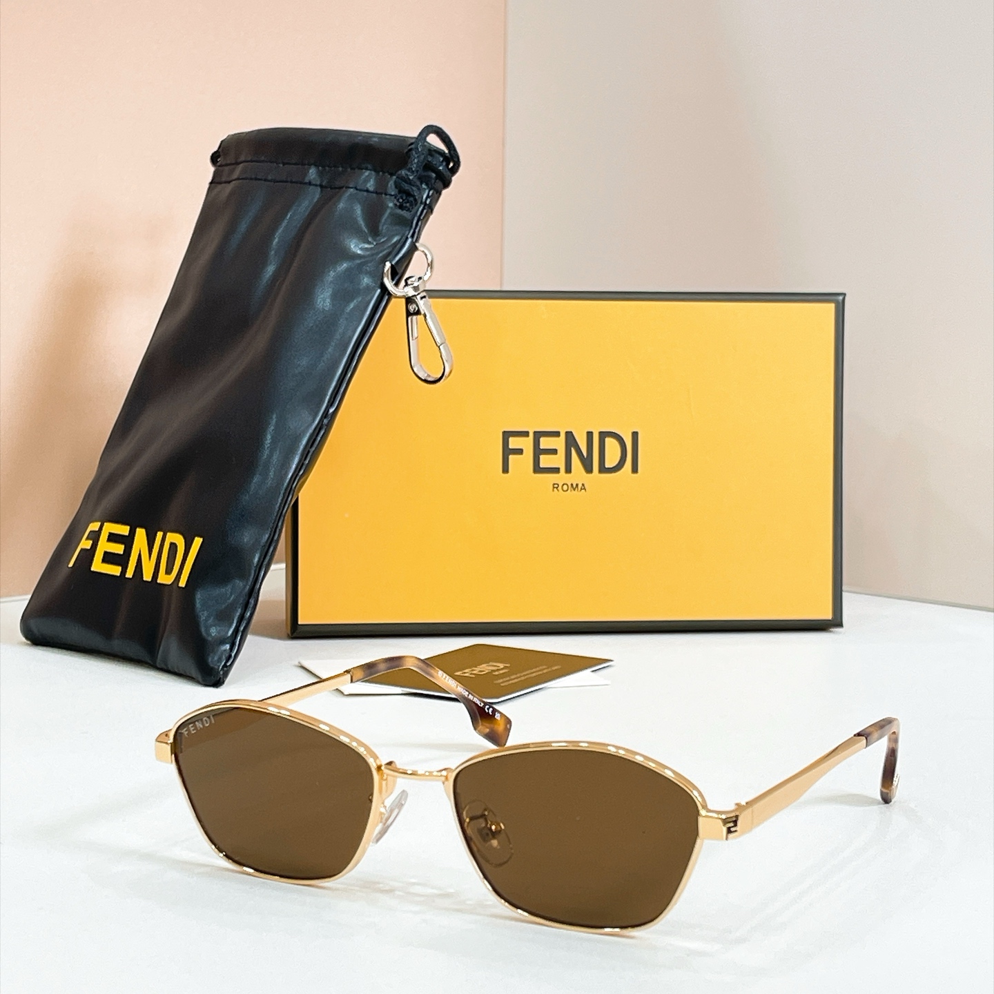 FENDI✨✨✨MODEL：FE40291U✨✨ SIZE：57口16-145✨✨✨