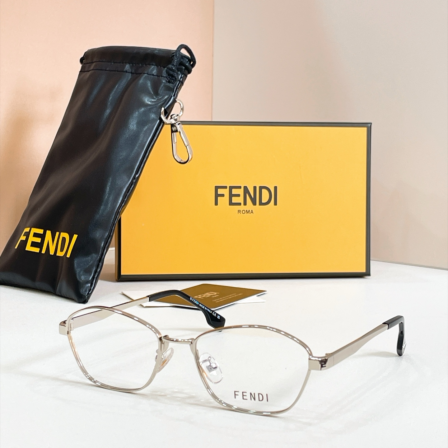FENDI✨✨✨MODEL：FE40291U✨✨ SIZE：57口16-145✨✨✨