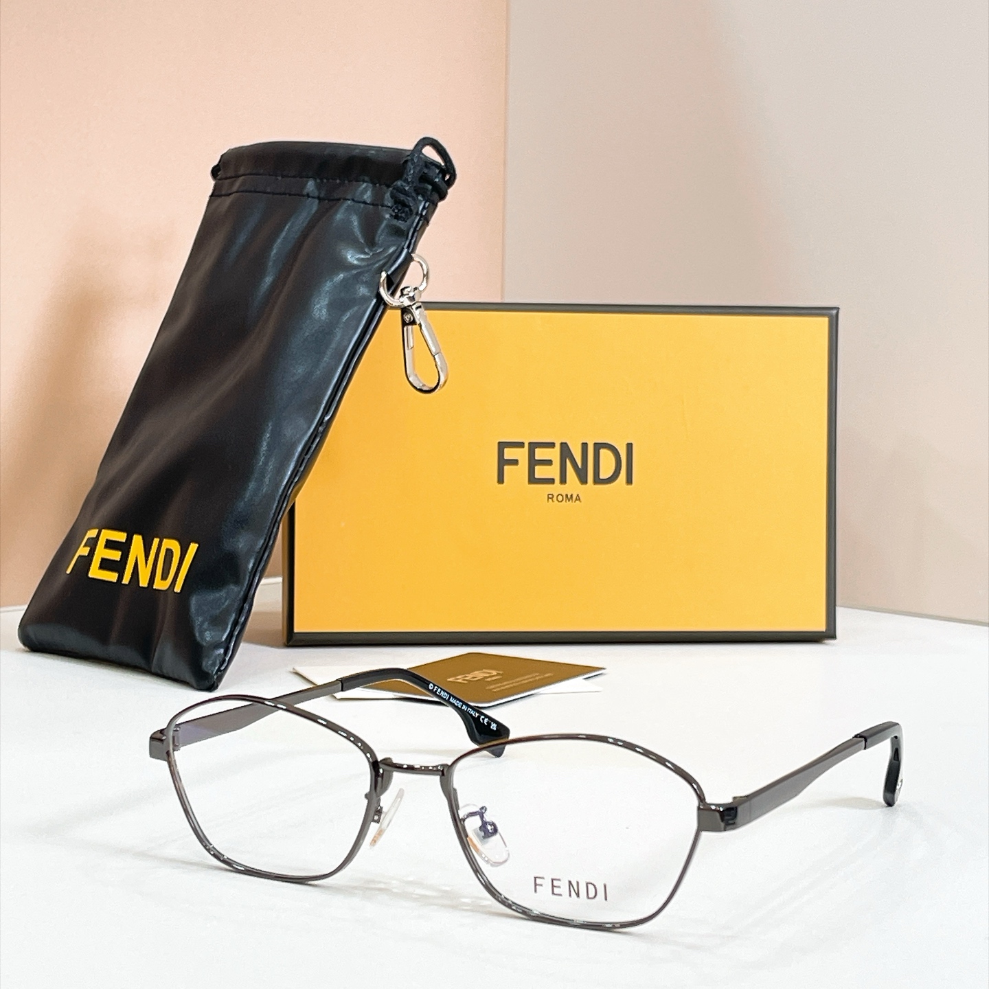 FENDI✨✨✨MODEL：FE40291U✨✨ SIZE：57口16-145✨✨✨