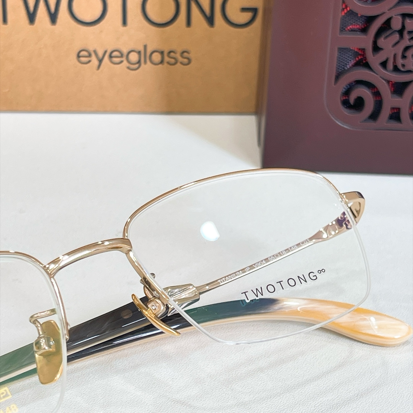 TWOTON*🌿🌿🌿Model：V904 🌿🌿🌿Size：55口18-148 🌿🌿🌿钛～～牛角镜腿～～（配送木盒、礼品袋