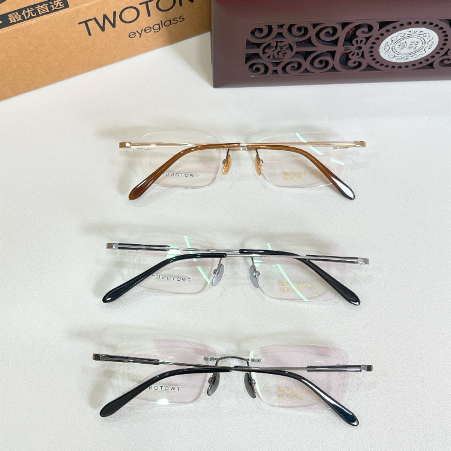 TWOTON*🌿🌿🌿Model：V913 🌿🌿🌿Size：52口18-148 🌿🌿🌿钛～～牛角镜腿～～（配送木盒、礼品袋