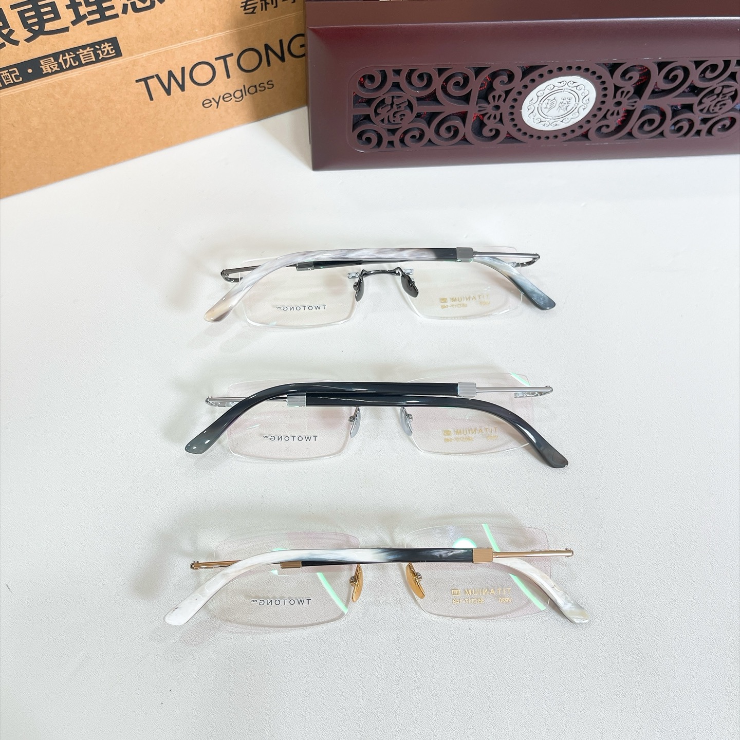 TWOTON*🌿🌿🌿Model：V920 🌿🌿🌿Size：55口17-148 🌿🌿🌿钛～～牛角镜腿～～（配送木盒、礼品袋