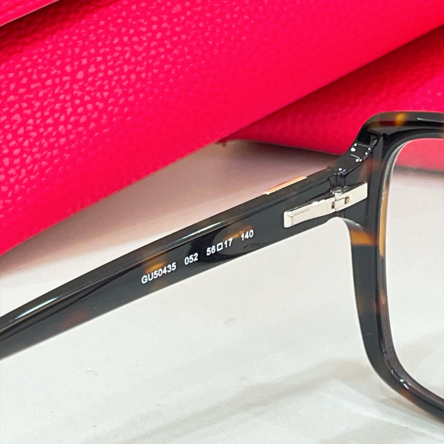 GUES*🫟🫟🫟Model：GU50435 🫟🫟🫟Size：56口17-140 🫟🫟🫟原装货品～～